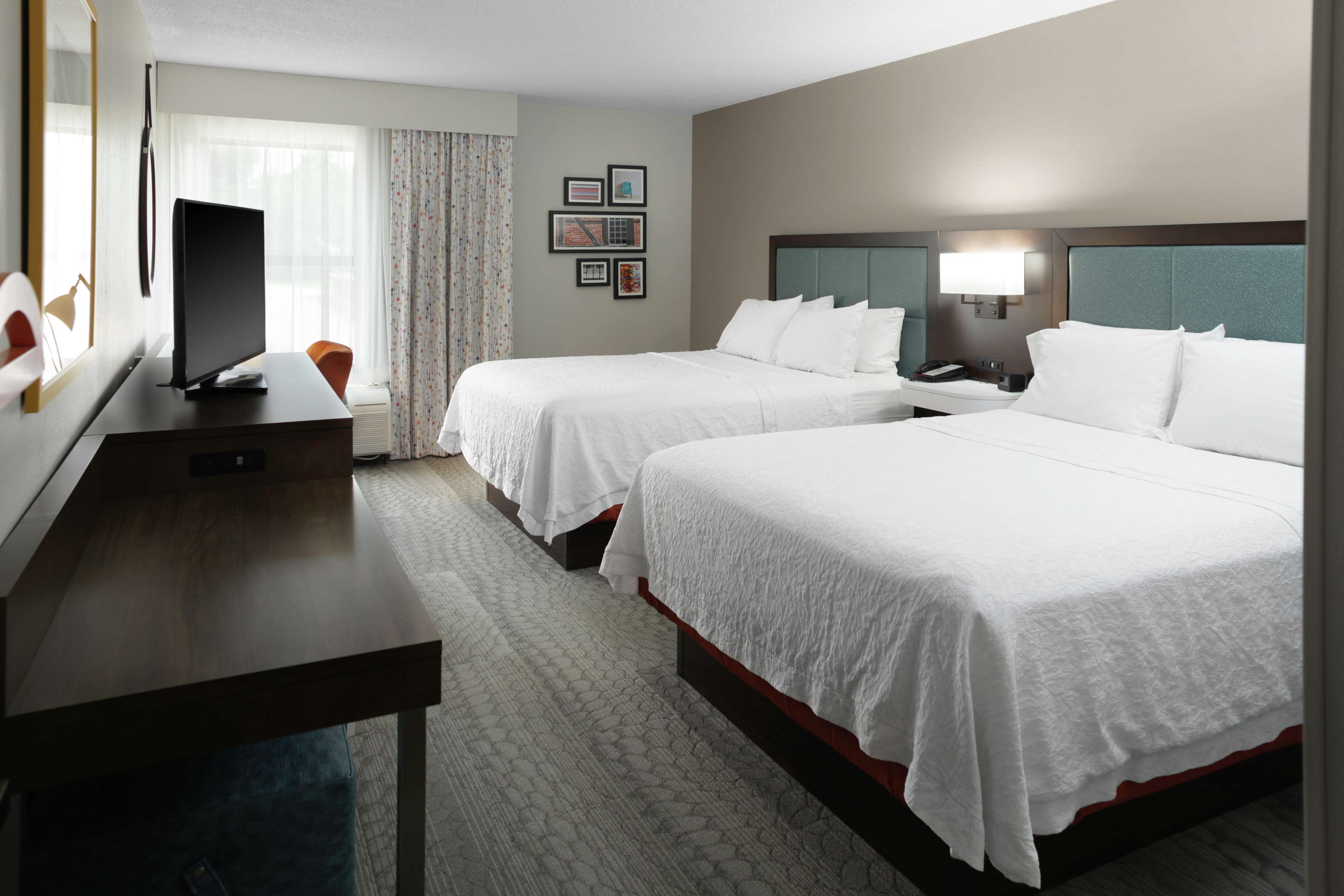 Hampton Inn by Hilton Jasper Room Type - 2Q SHWR FRIDGE MICROWV NS