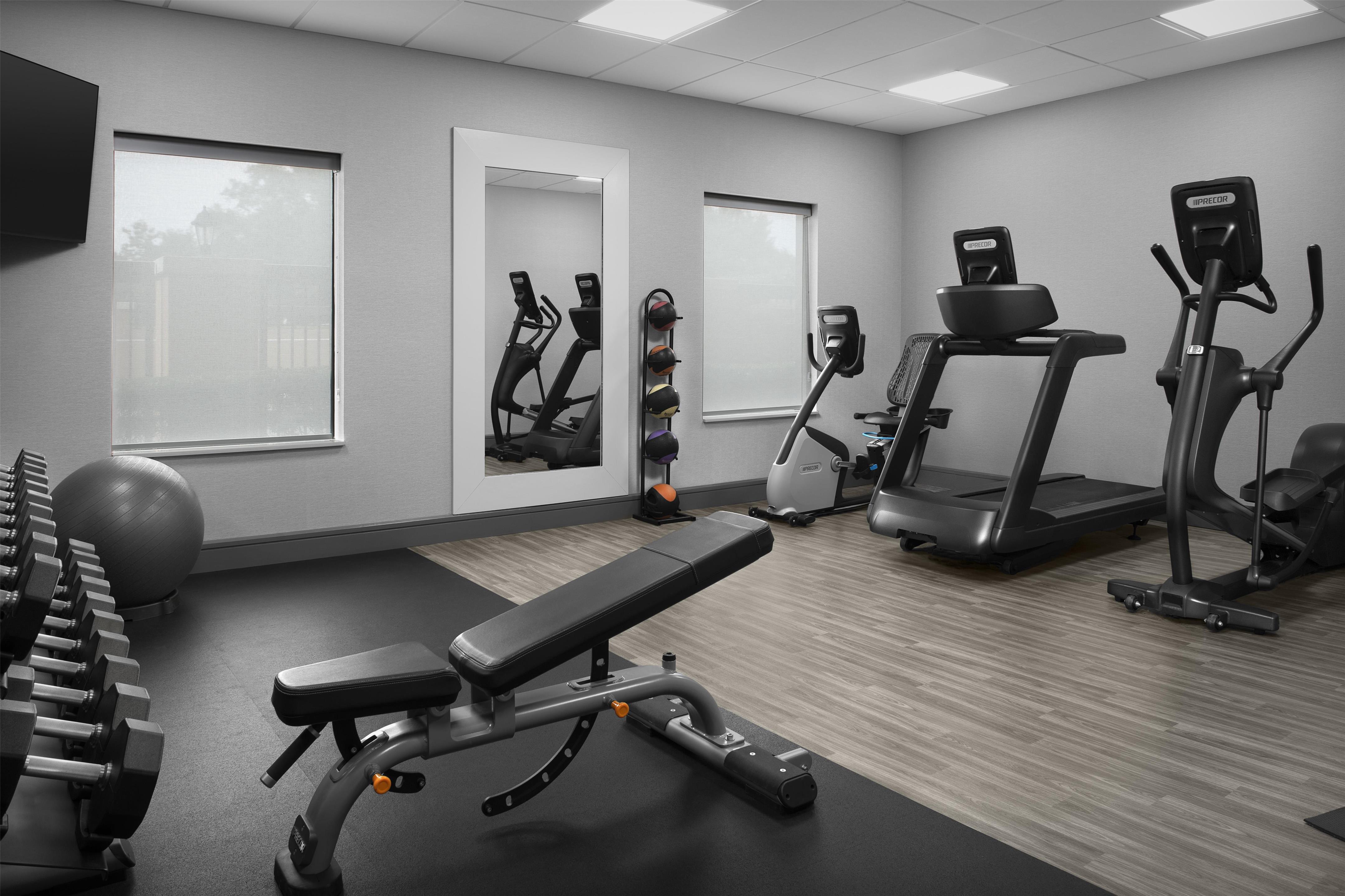 Health club fitness center gym | Hampton Inn & Suites Jacksonville South - Bartram Park