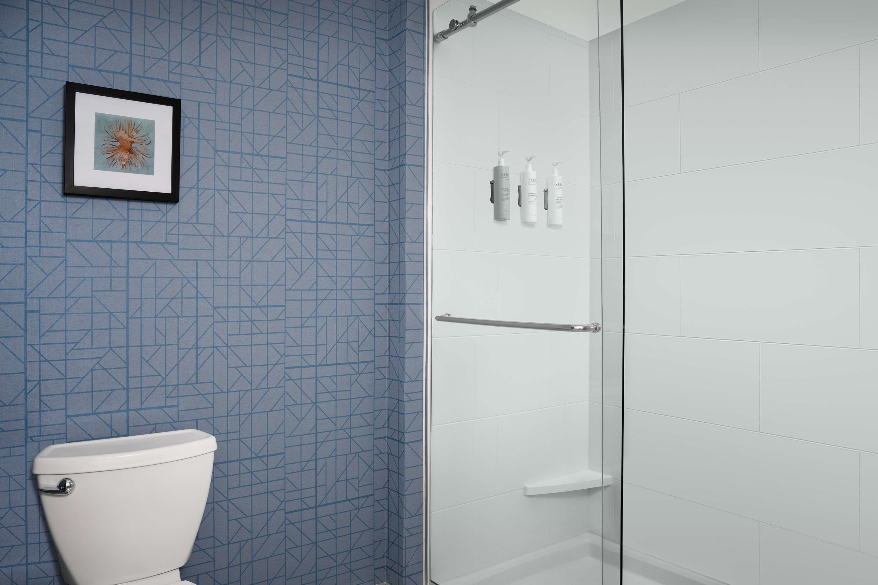Guest room bath