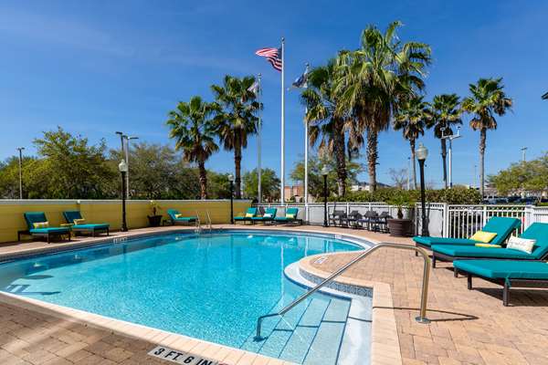Pool - Hampton Inn & Suites Deerwood Park Jacksonville