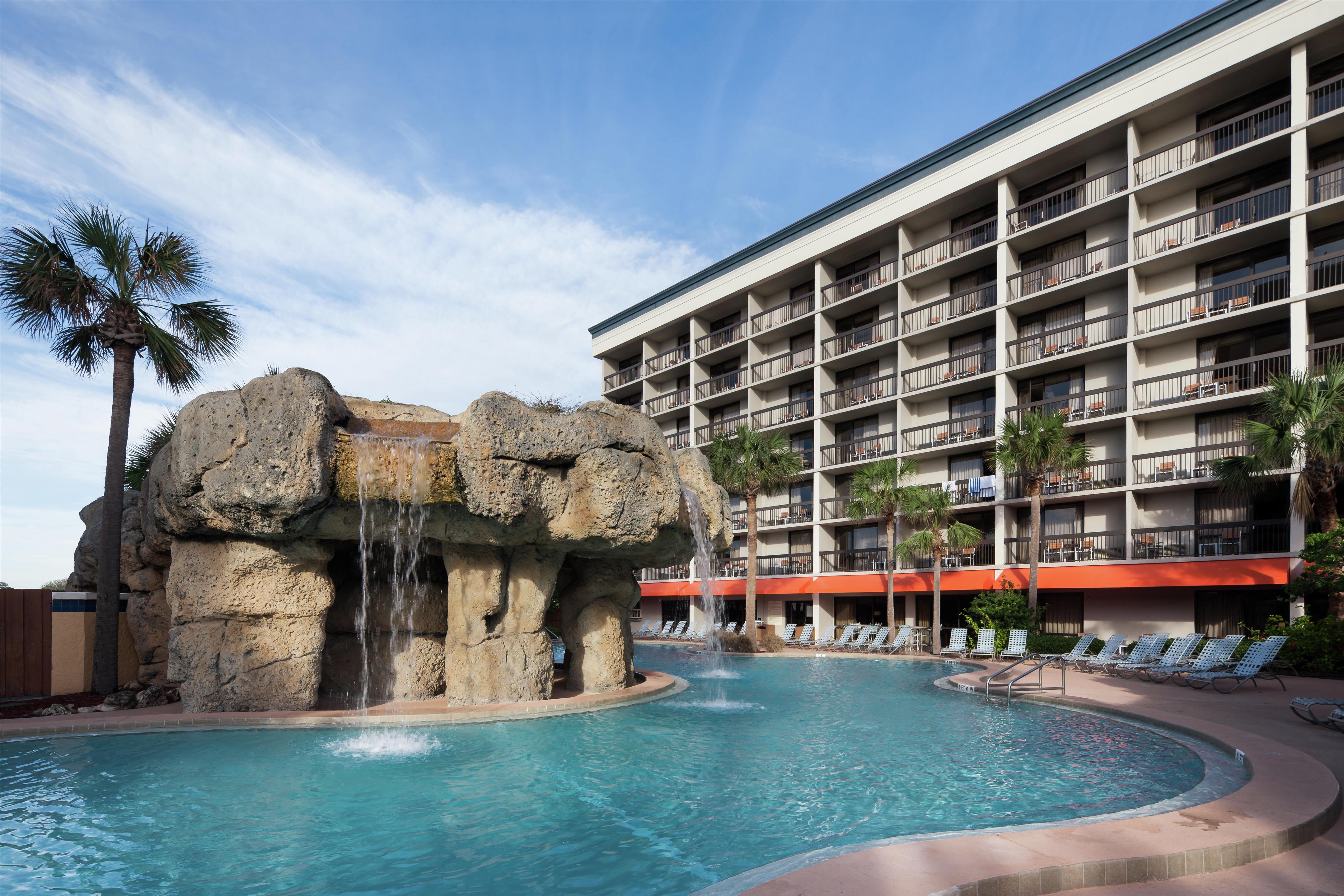 Pool | Hampton Inn Jacksonville Beach/Oceanfront