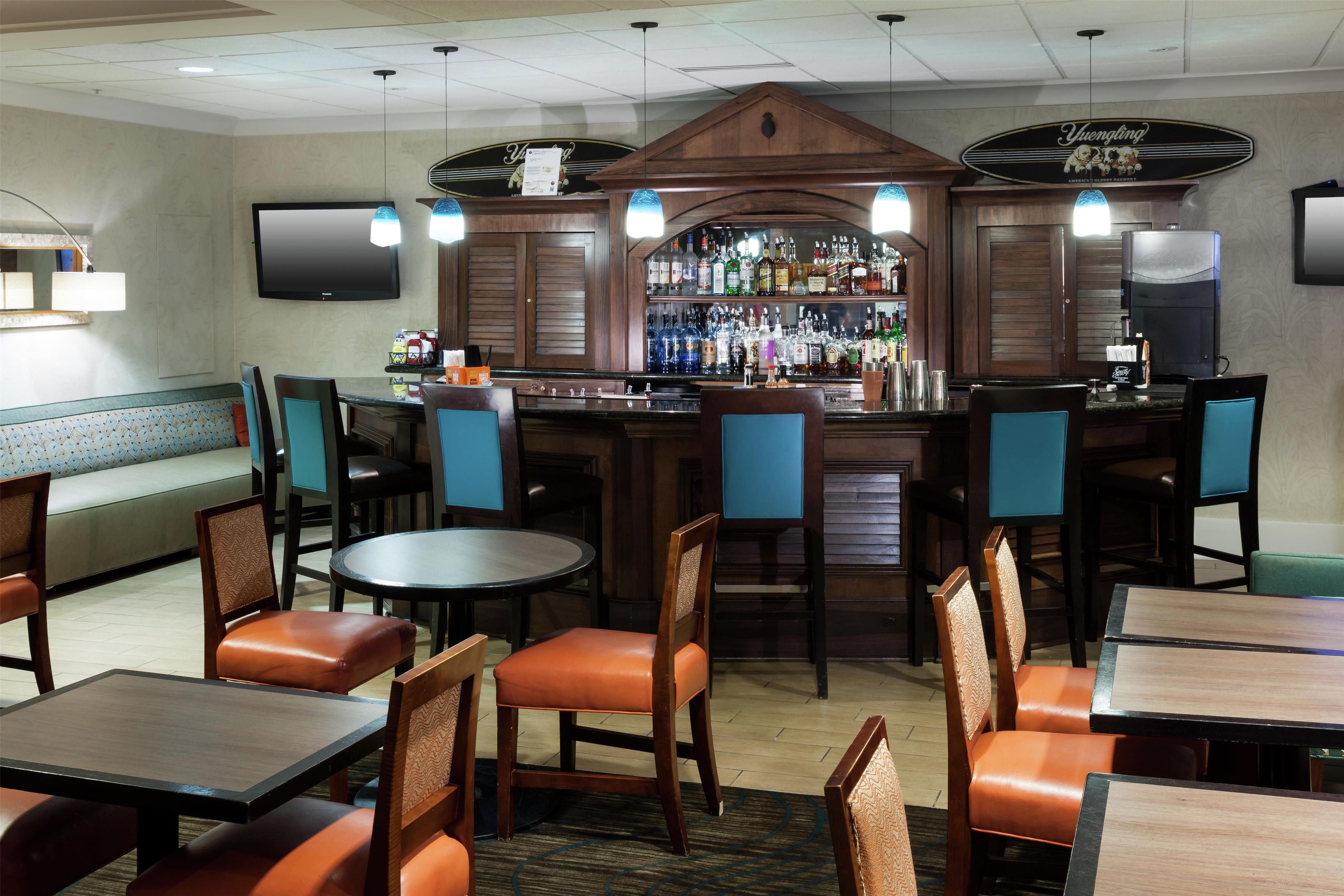 BarLounge | Hampton Inn Jacksonville Beach/Oceanfront