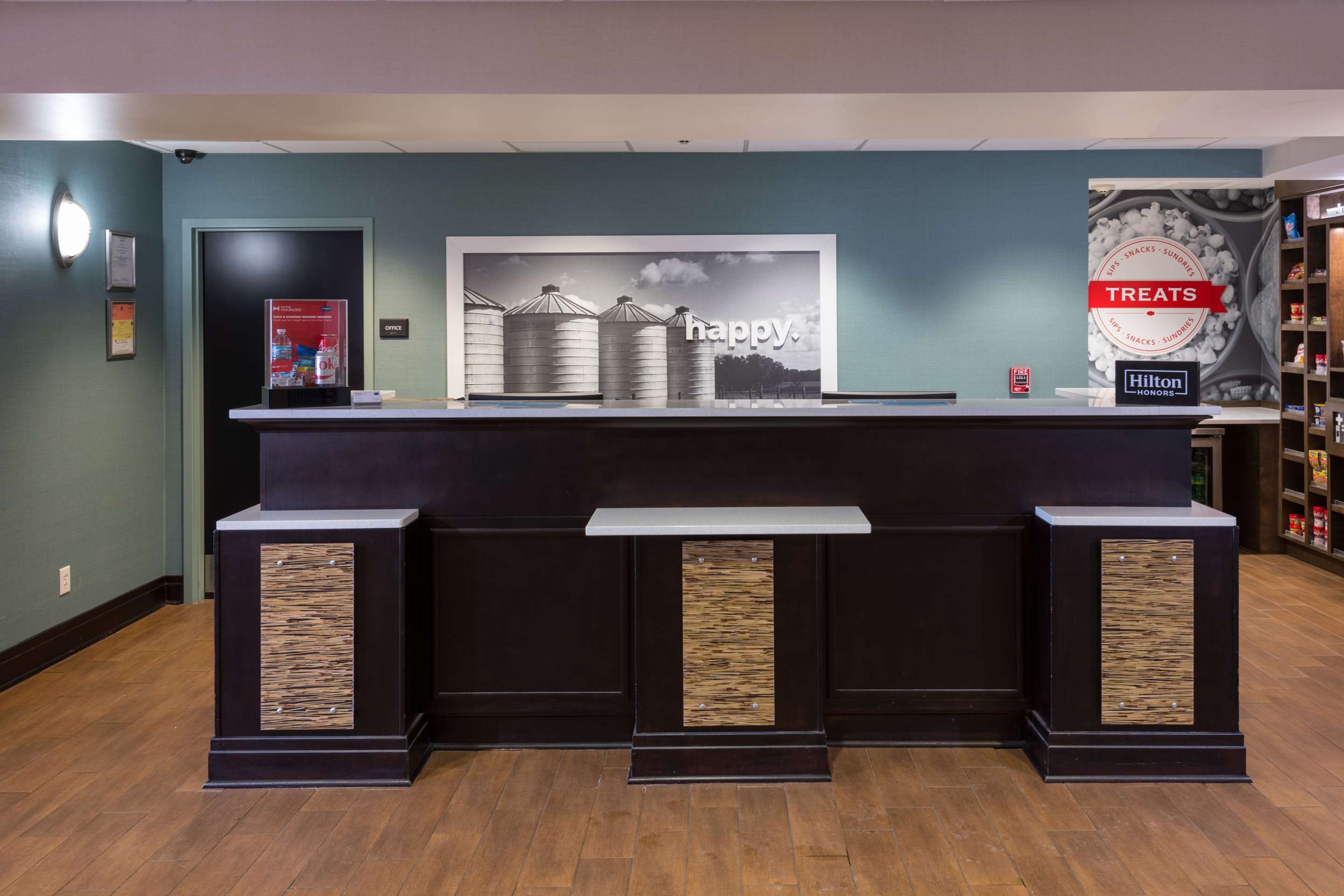Reception | Hampton Inn & Suites Jamestown