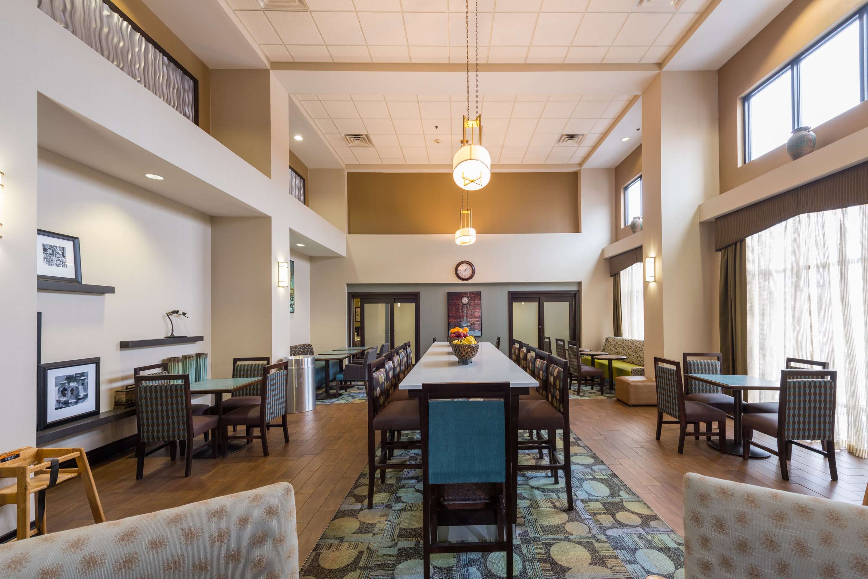 Lobby | Hampton Inn & Suites Jamestown