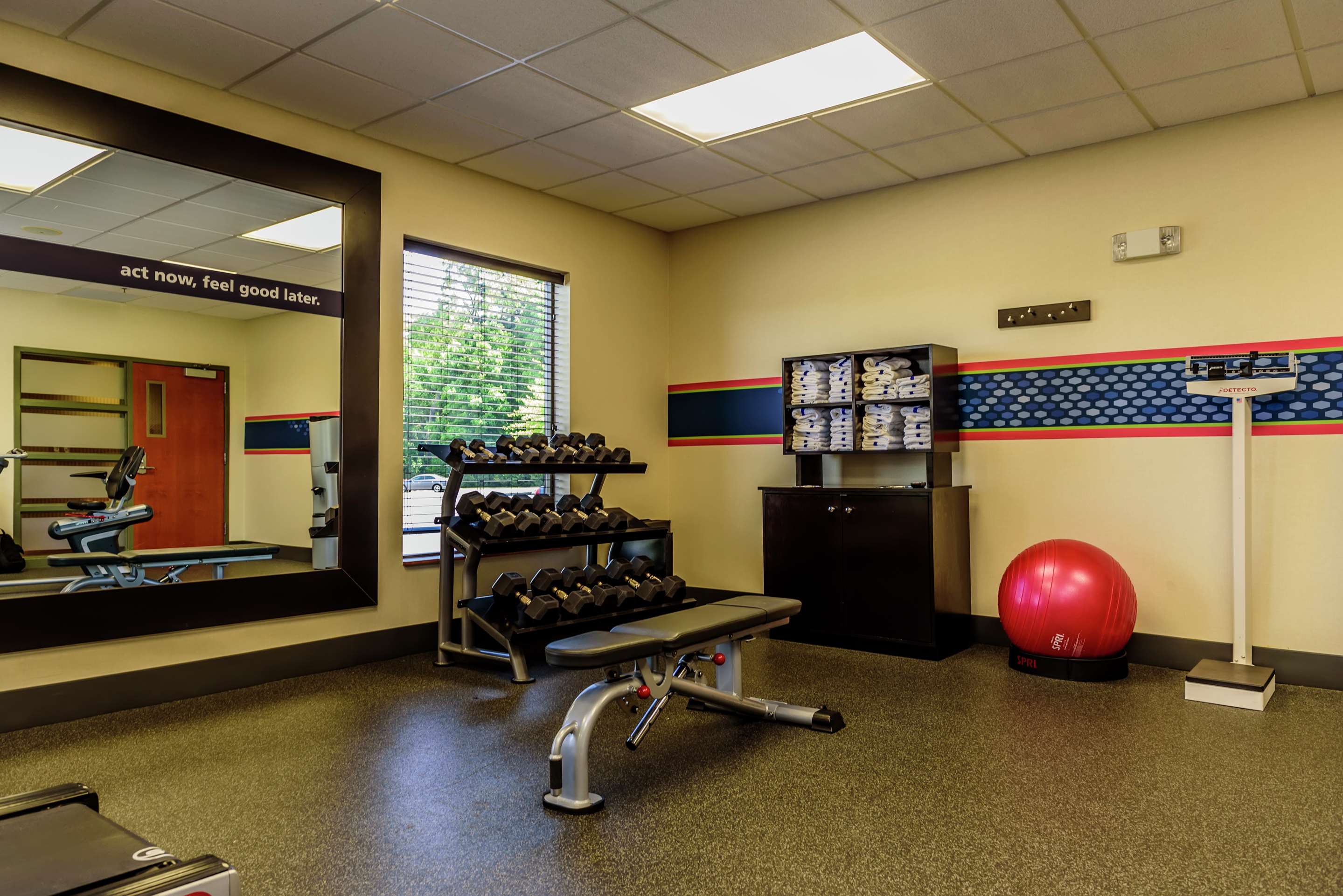 Health club fitness center gym | Hampton Inn & Suites Jamestown