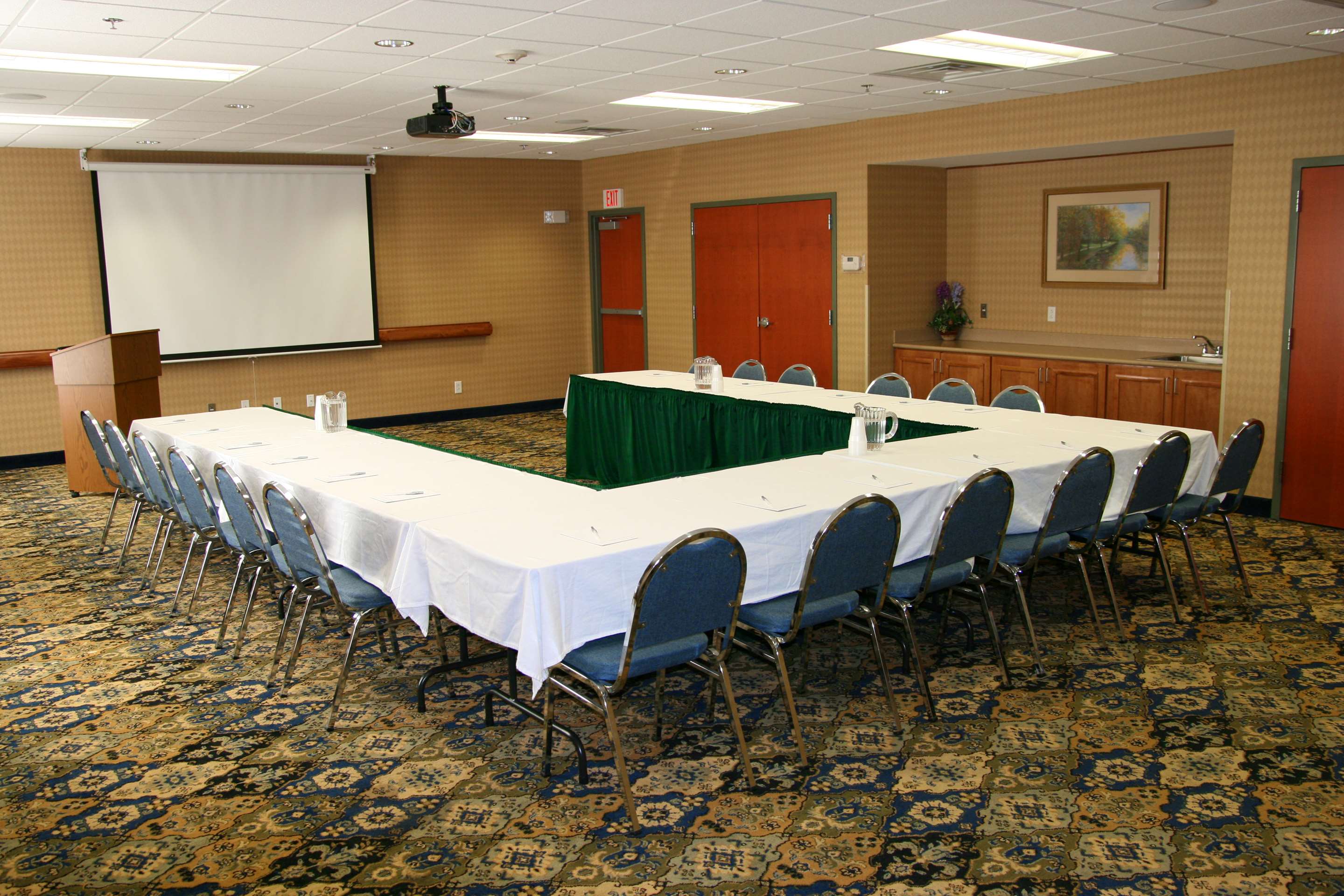 Meeting Room | Hampton Inn & Suites Jamestown