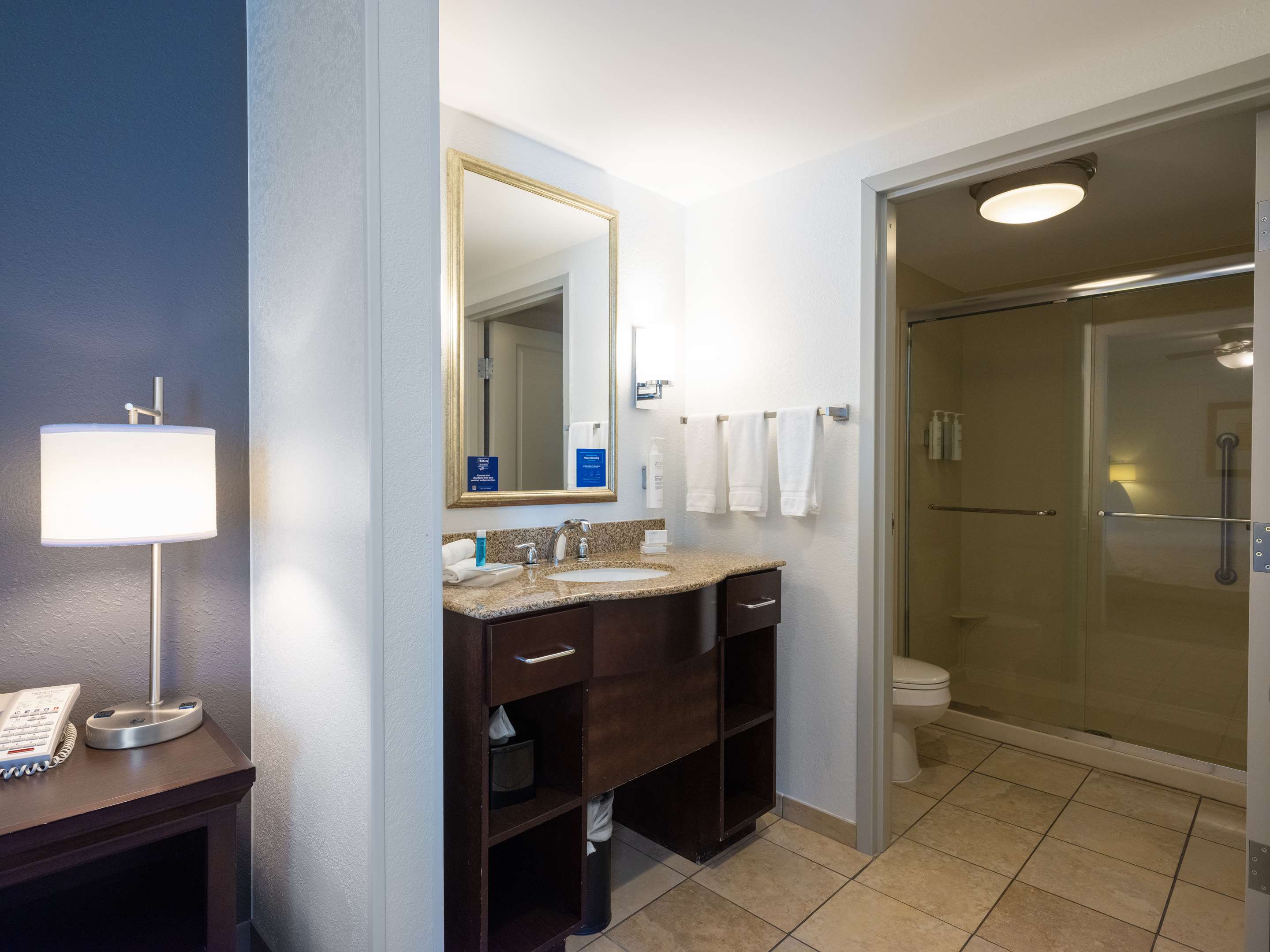 Guest room bath