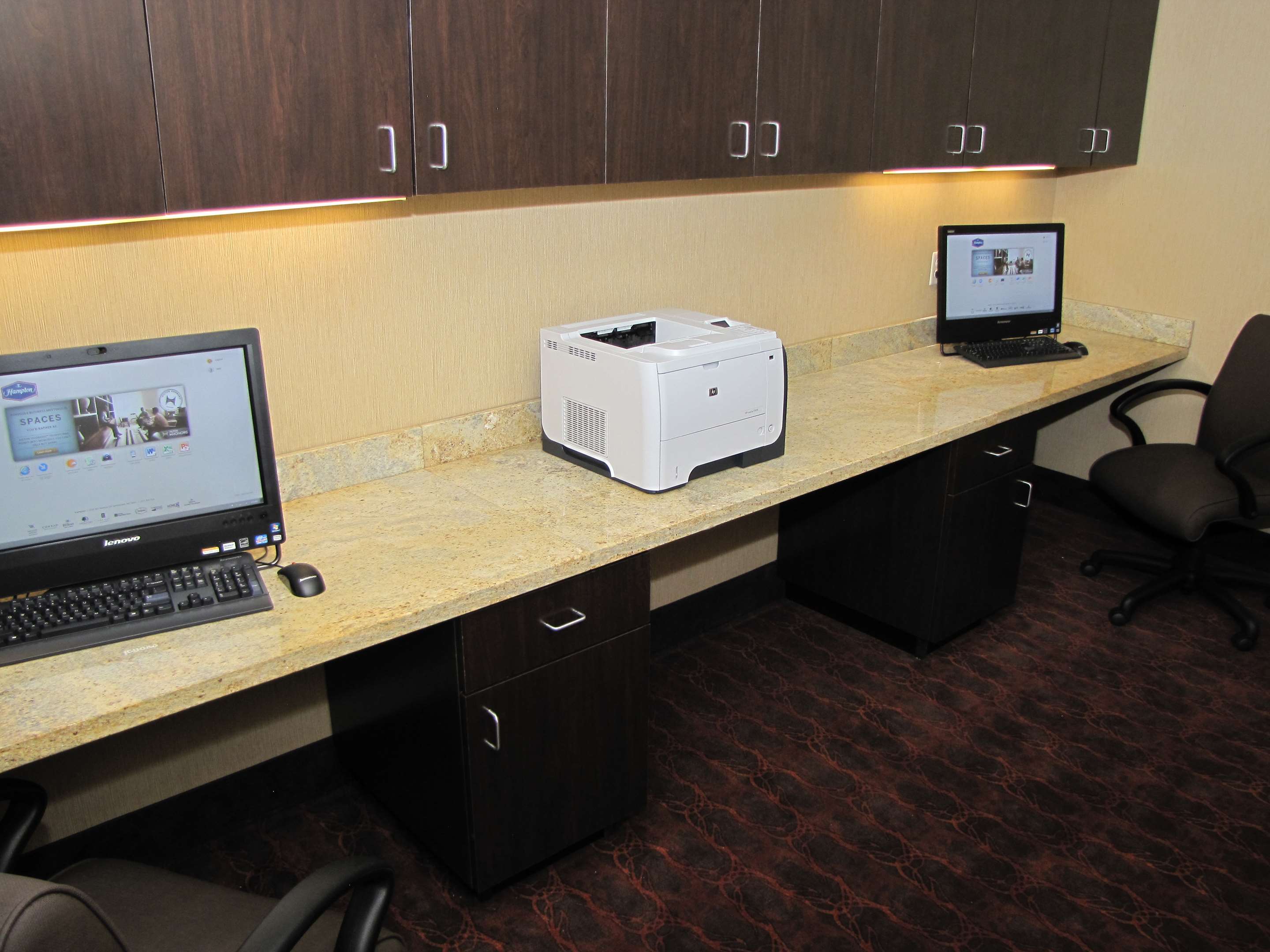 Business Center | Hampton Inn & Suites Jamestown, ND