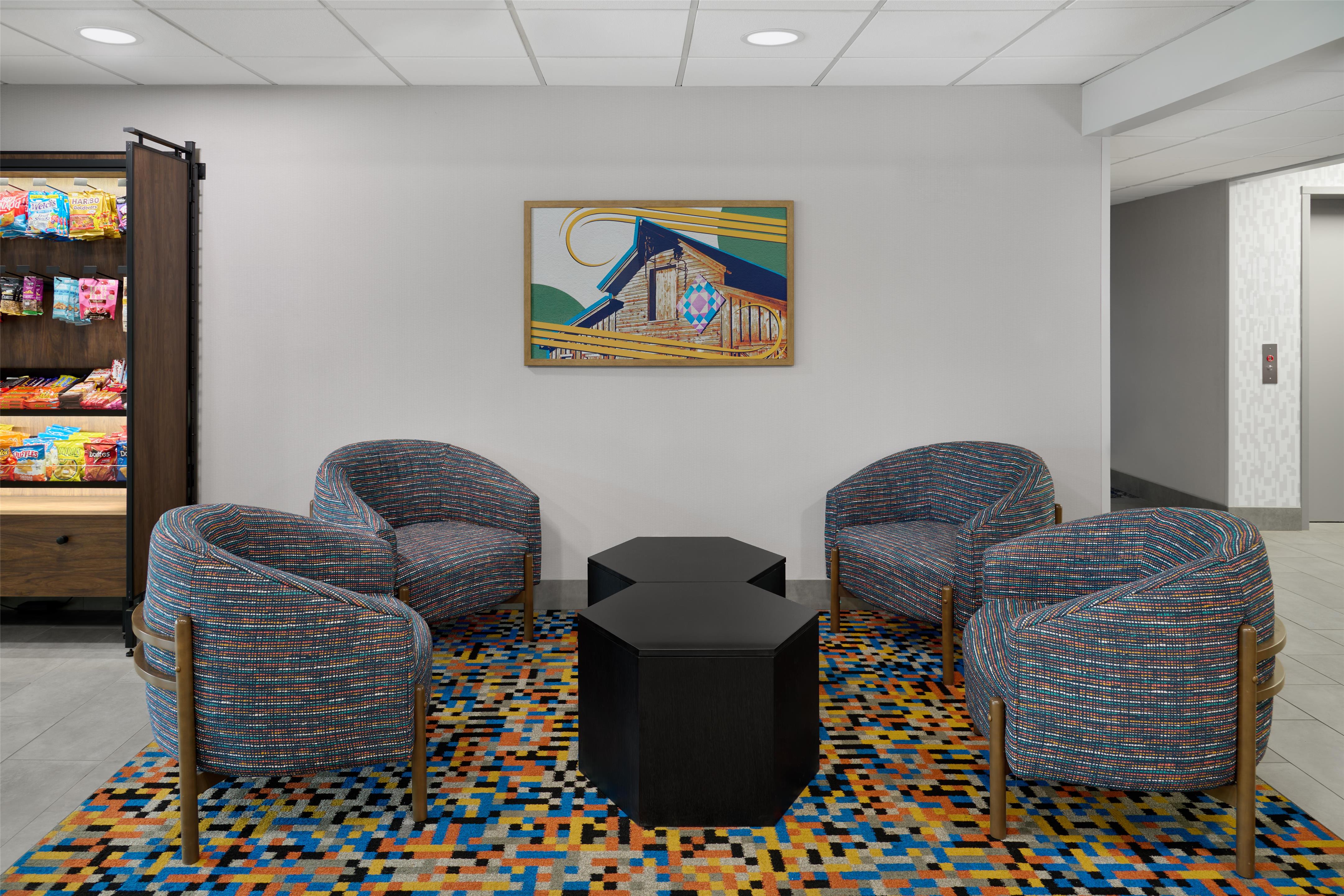Lobby | Hampton Inn Janesville