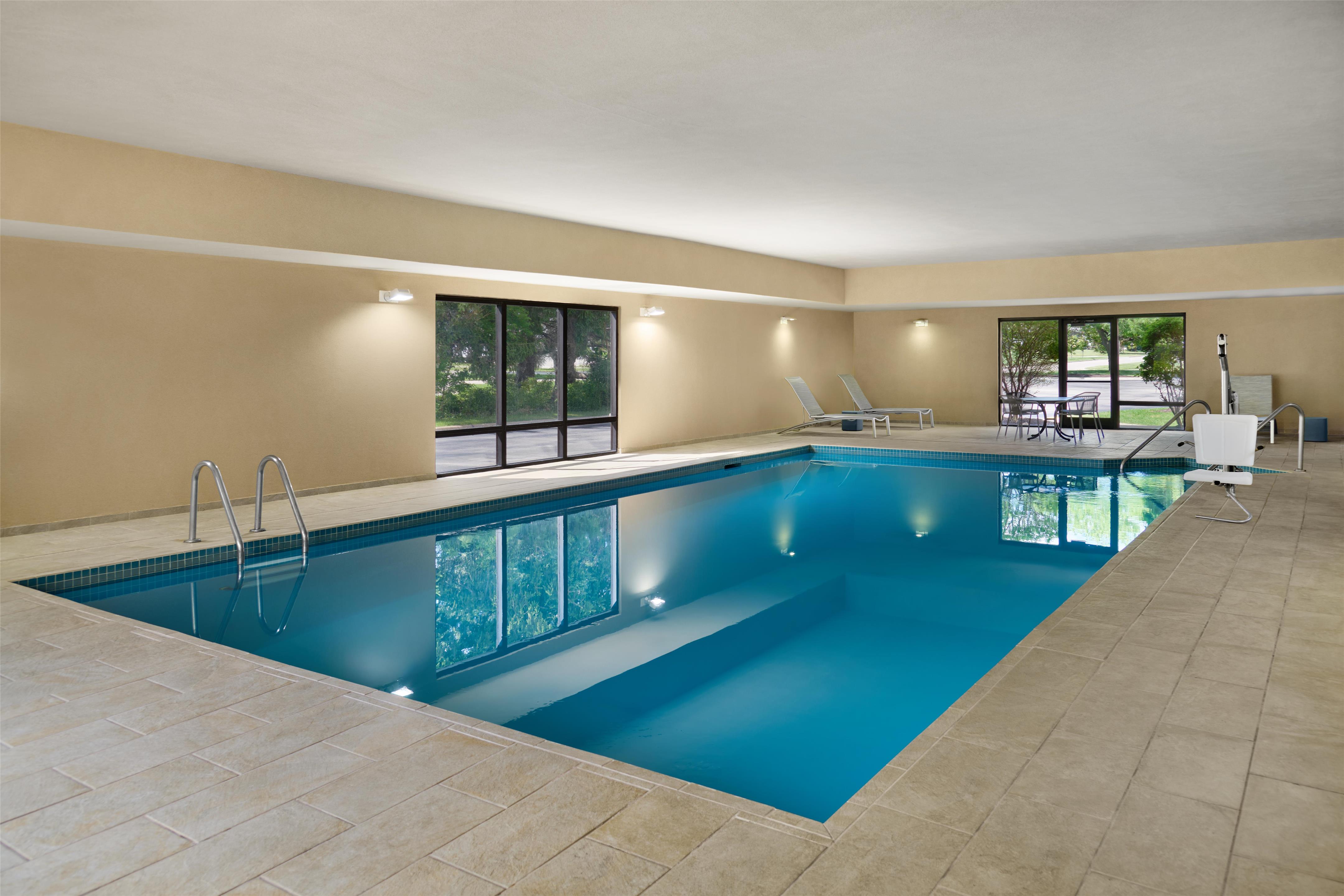 Pool | Hampton Inn Janesville