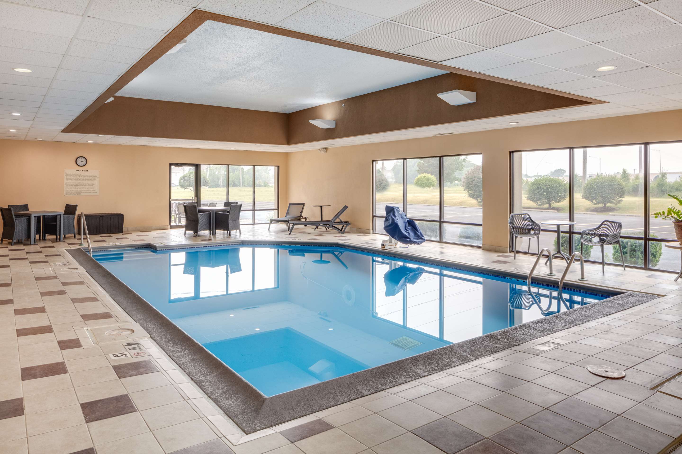 Pool | Hampton Inn Joliet - I-55