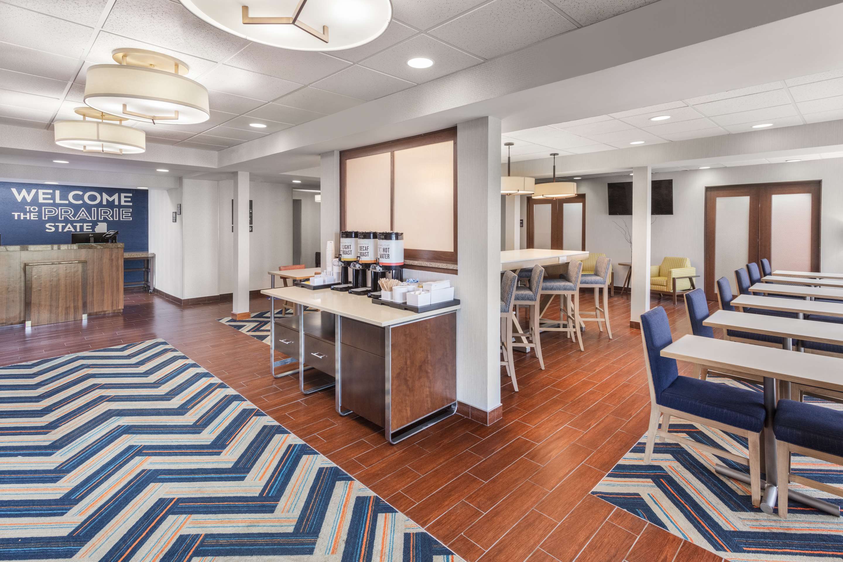 Breakfast Area | Hampton Inn Joliet - I-55
