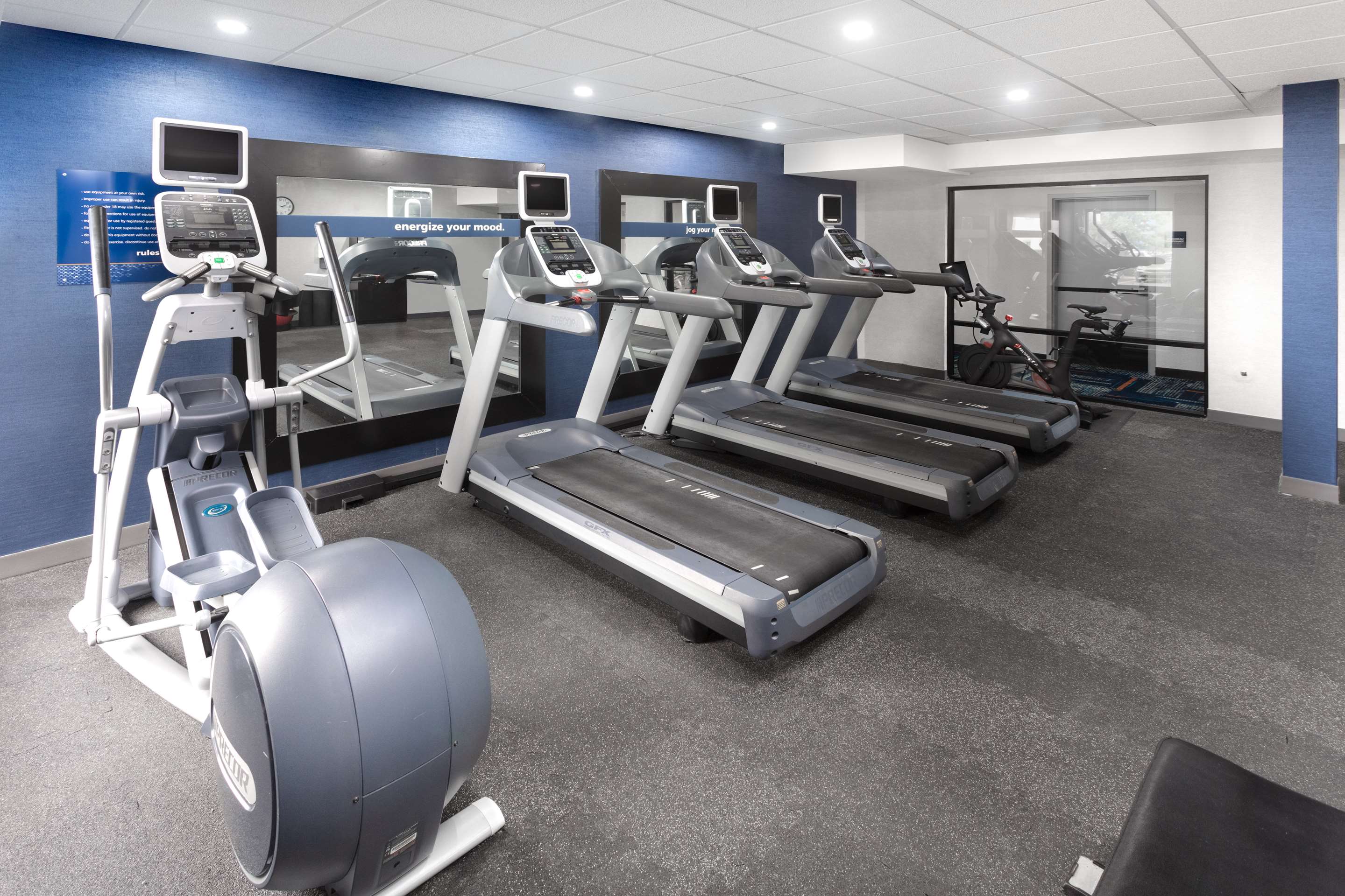 Health club fitness center gym | Hampton Inn Joliet - I-55