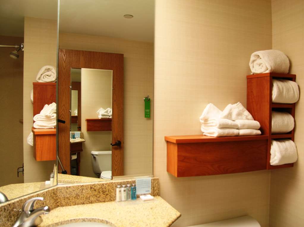 Hampton Inn Joliet I-80 - Tap to explore photos