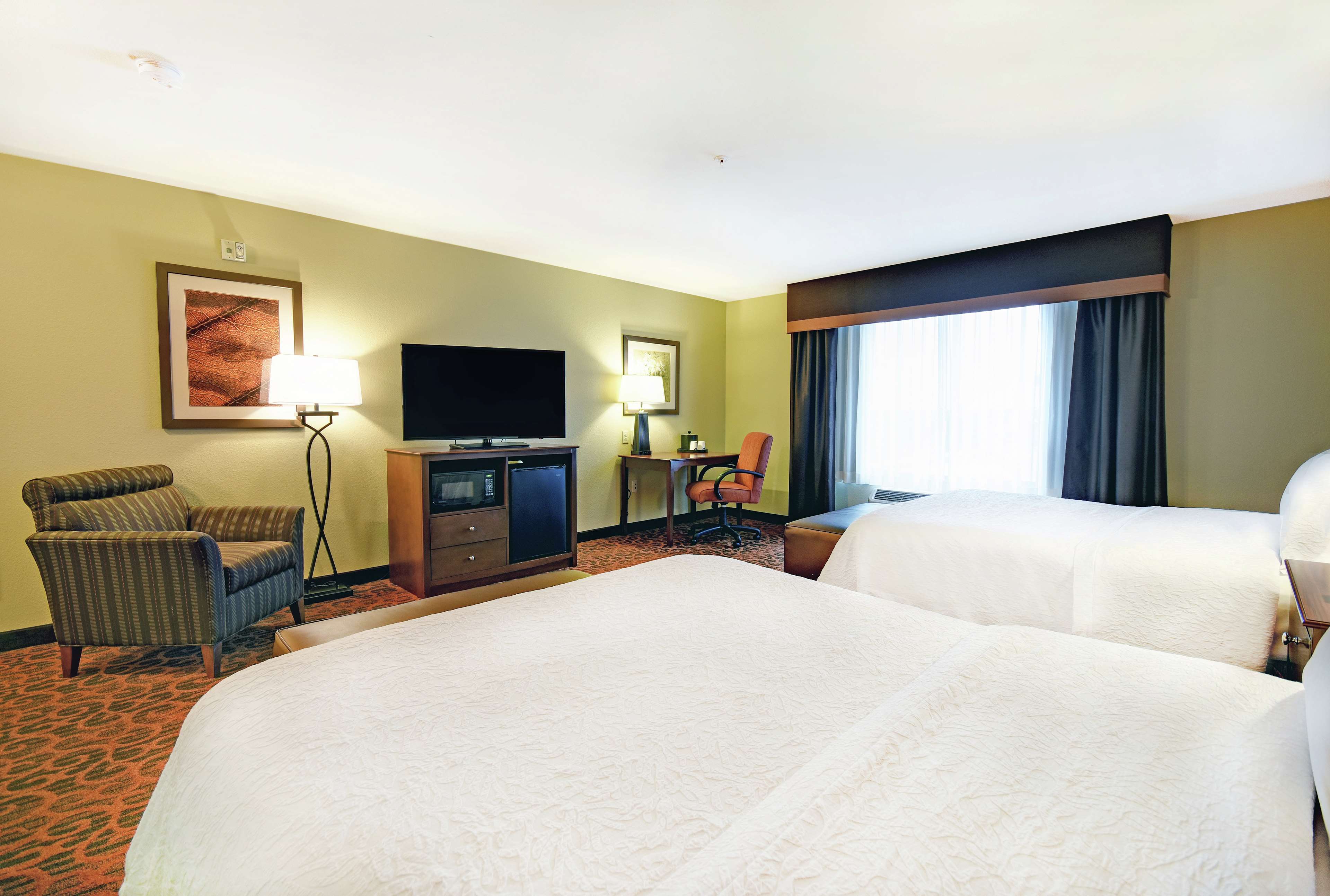 Hampton Inn by Hilton Beloit Room Type - 2QN MOB HEARING ACC TUB NS