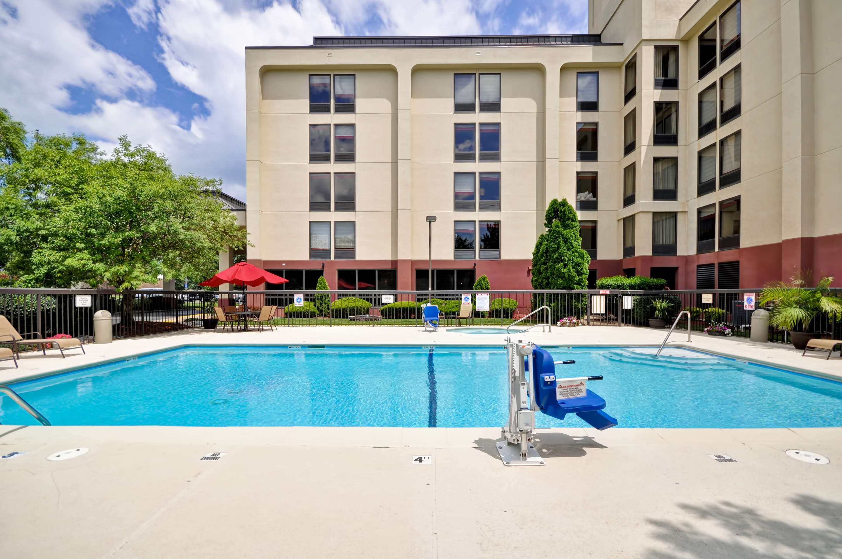 Pool | Hampton Inn Kansas City/Overland Park