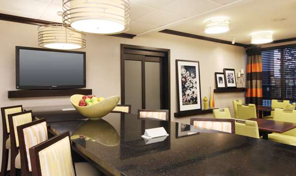 Restaurant - Hampton Inn Overland Park