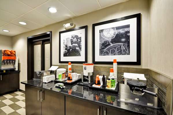 Restaurant - Hampton Inn Overland Park