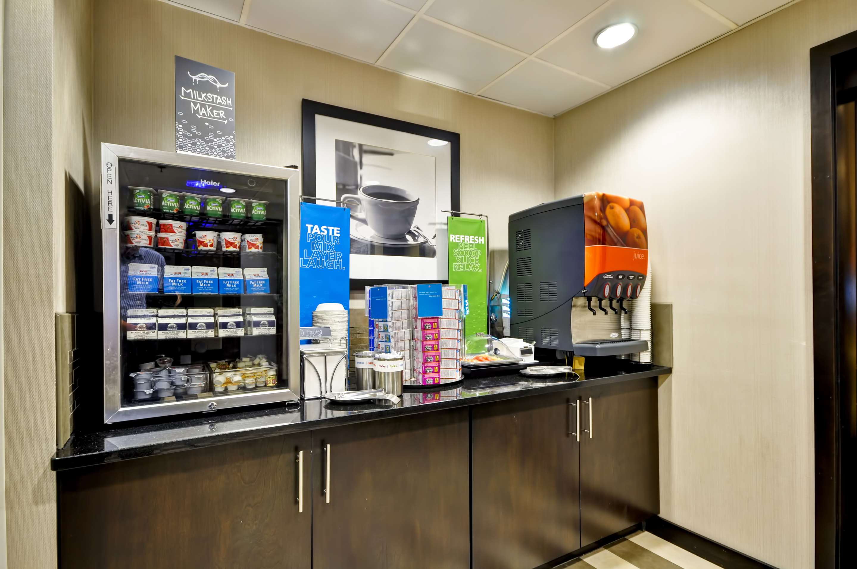 Restaurant | Hampton Inn Kansas City/Overland Park