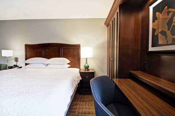  - Hampton Inn Overland Park