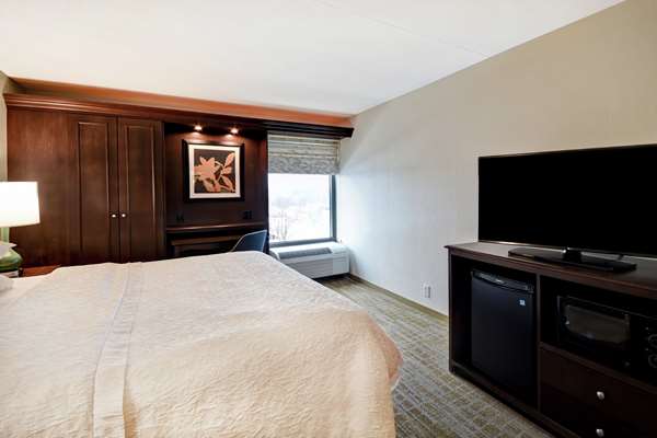  - Hampton Inn Overland Park