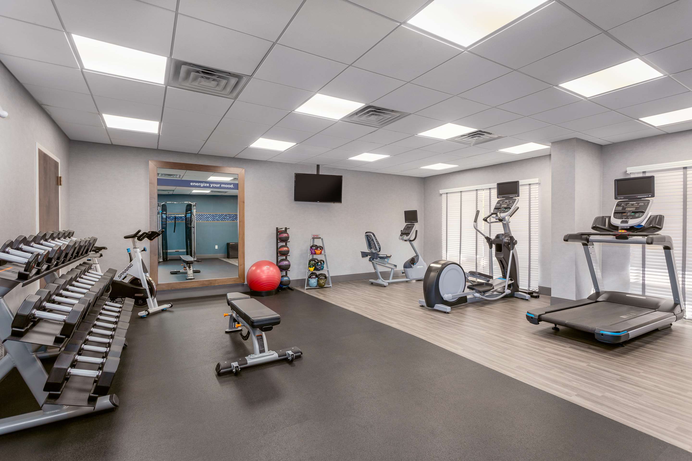 Health club fitness center gym | Hampton Inn Kingsport