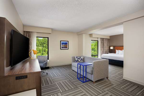  - Hampton Inn Kingsport - I-26, Exit 4