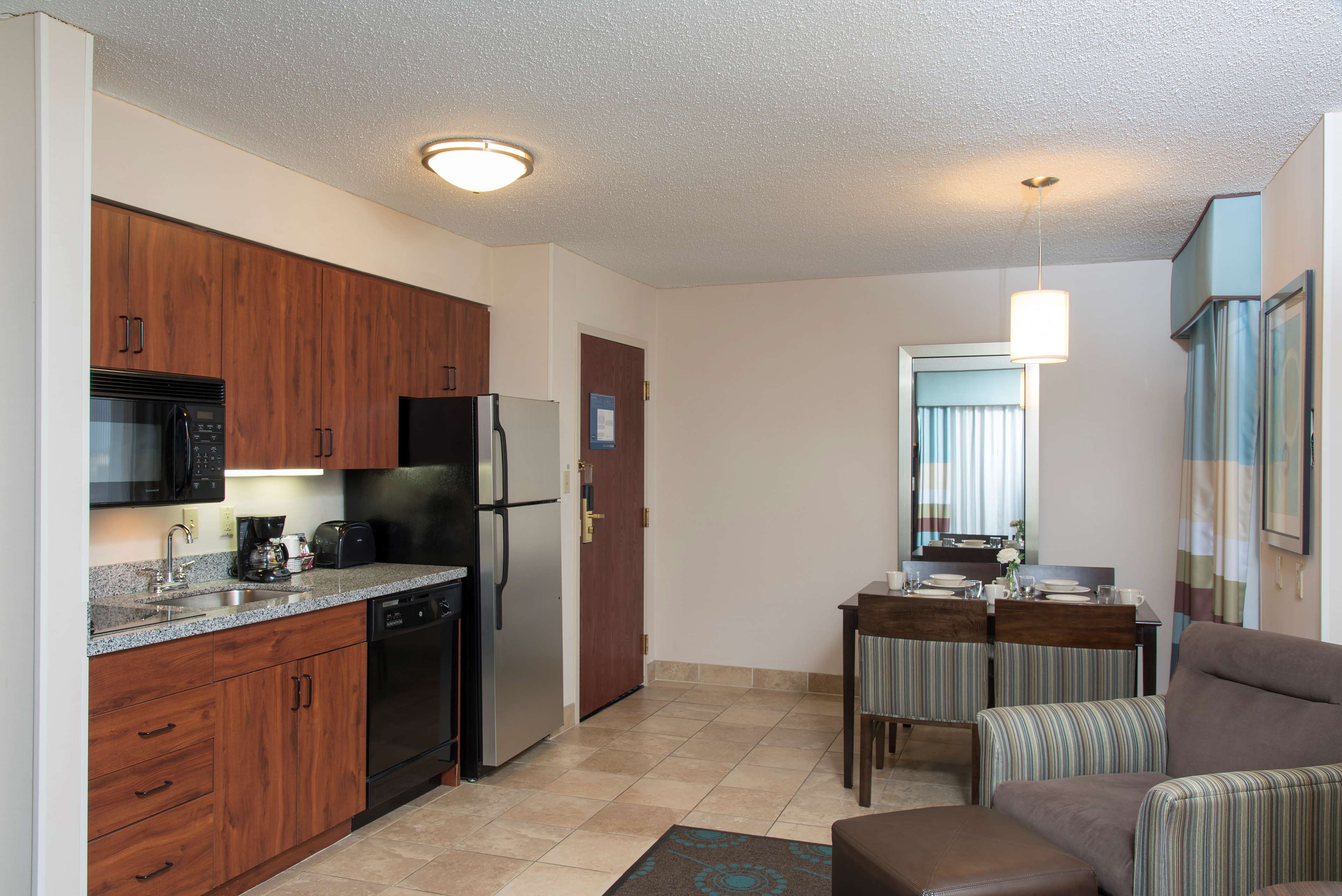 Hampton Inn and Suites Kokomo Room Type - 1KING STE FIREPLACE NOSMOK