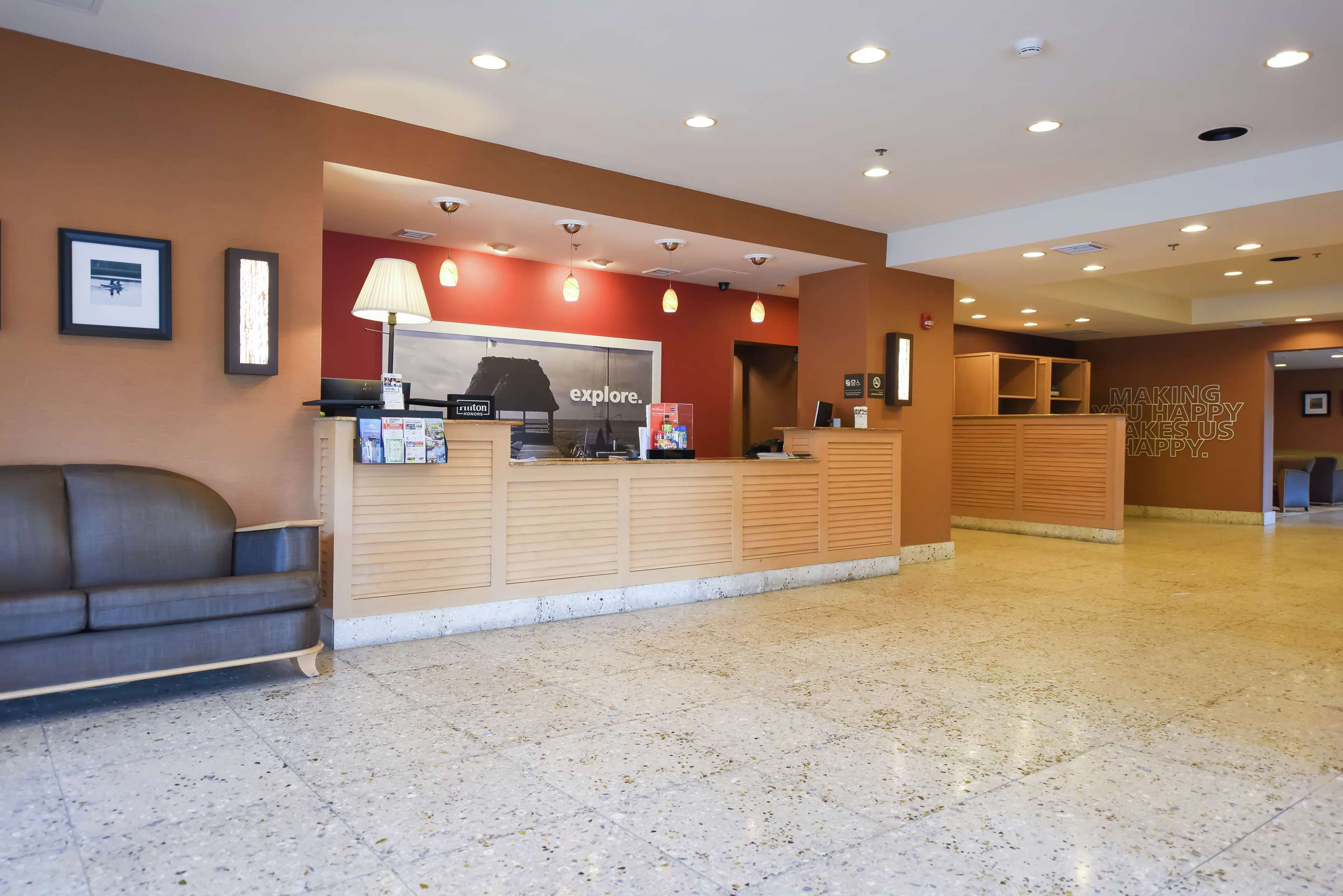 Reception | Hampton Inn Key Largo Manatee Bay