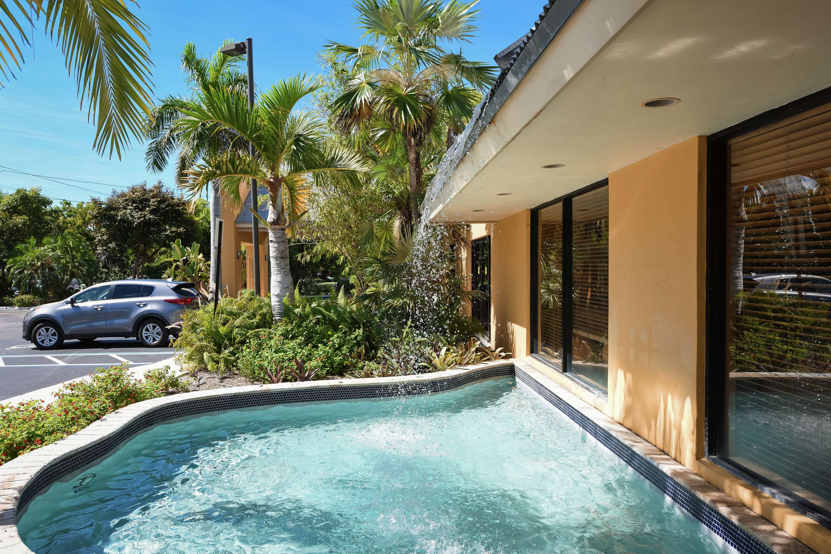 Pool | Hampton Inn Key Largo Manatee Bay