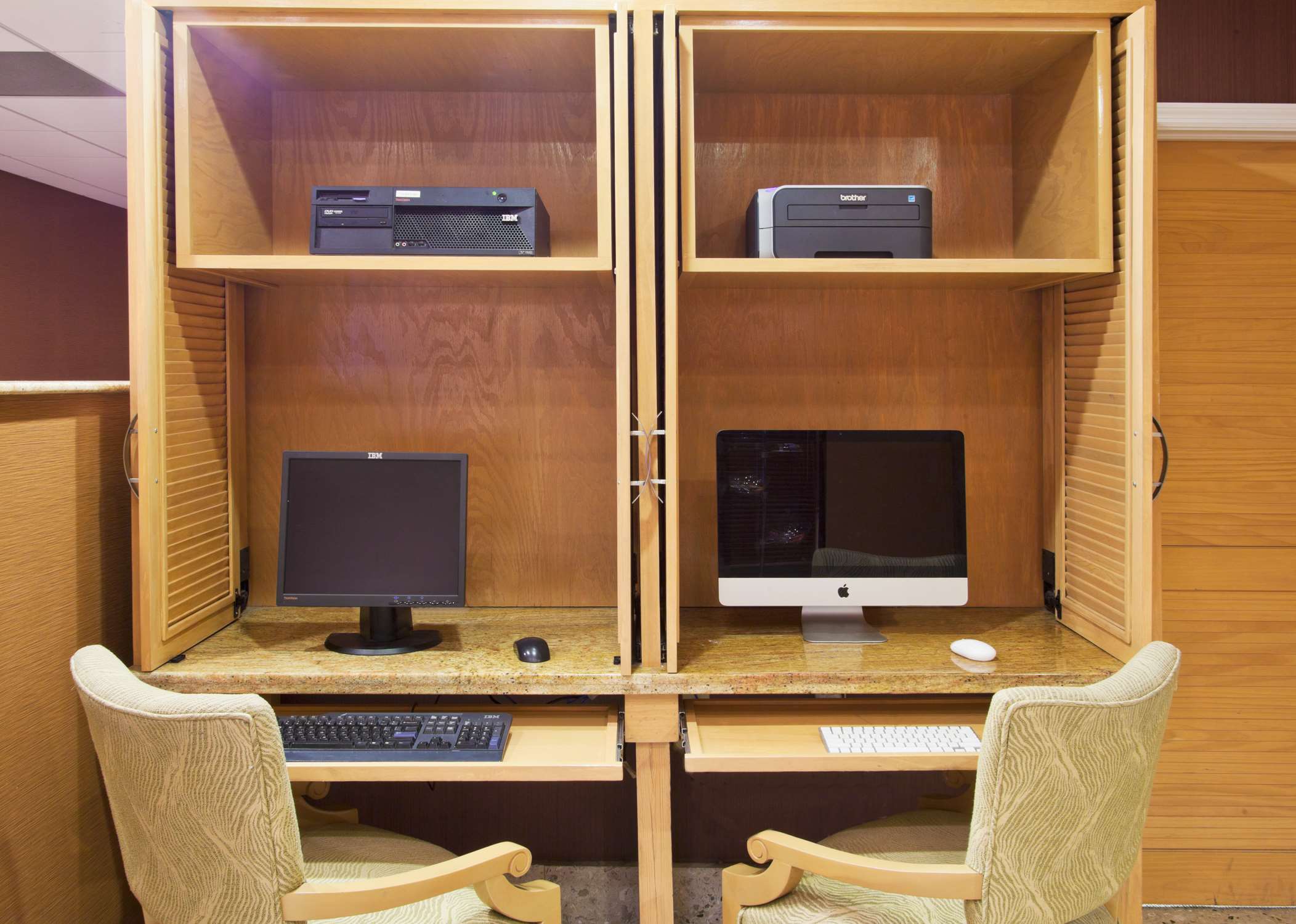 Business Center | Hampton Inn Key Largo Manatee Bay