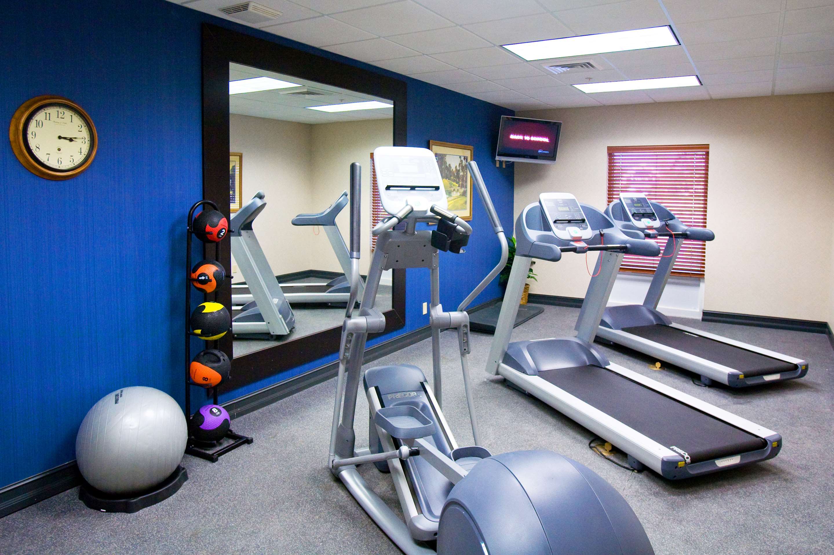 Health club fitness center gym | Hampton Inn & Suites Lake Wales