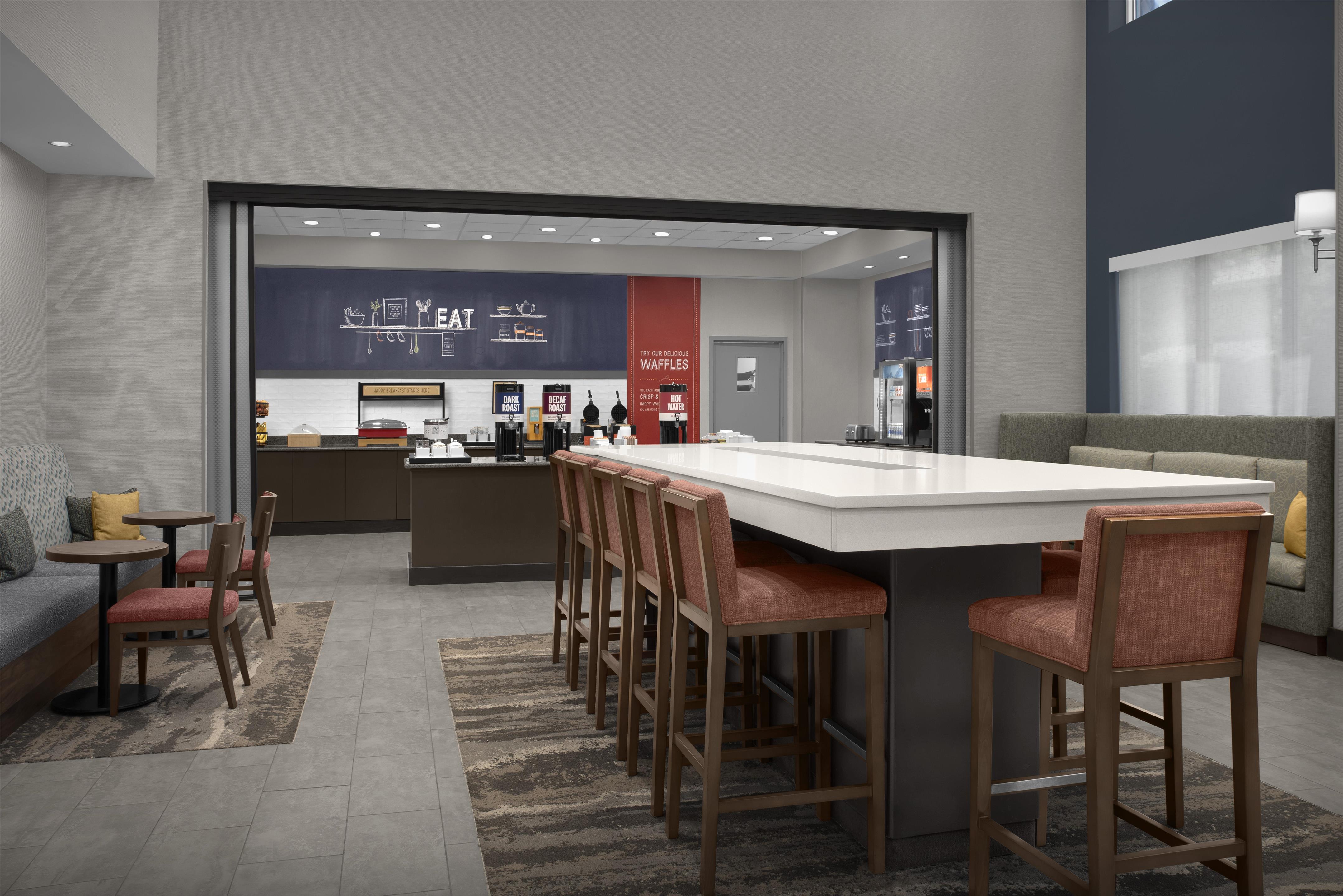 Breakfast Area | Hampton Inn & Suites Lakeland-South Polk Parkway
