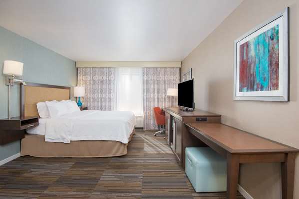  - Hampton Inn & Suites Los Alamos