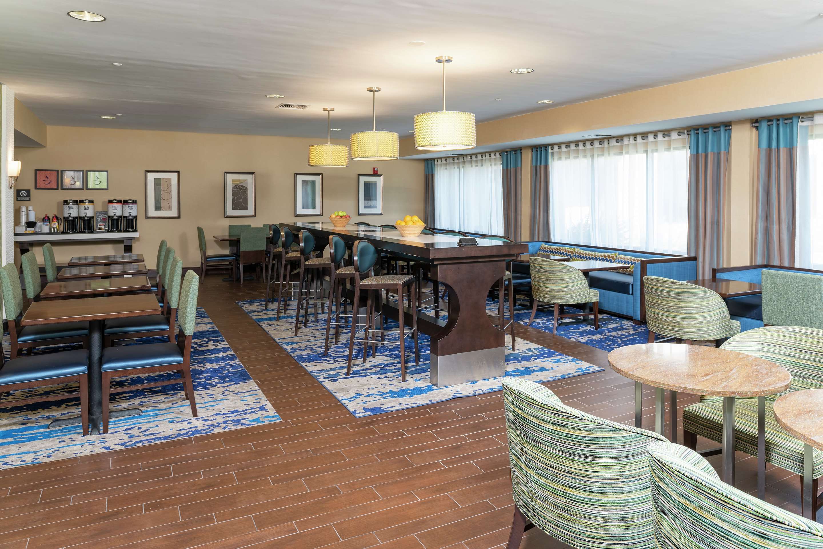 Lobby | Hampton Inn East Lansing