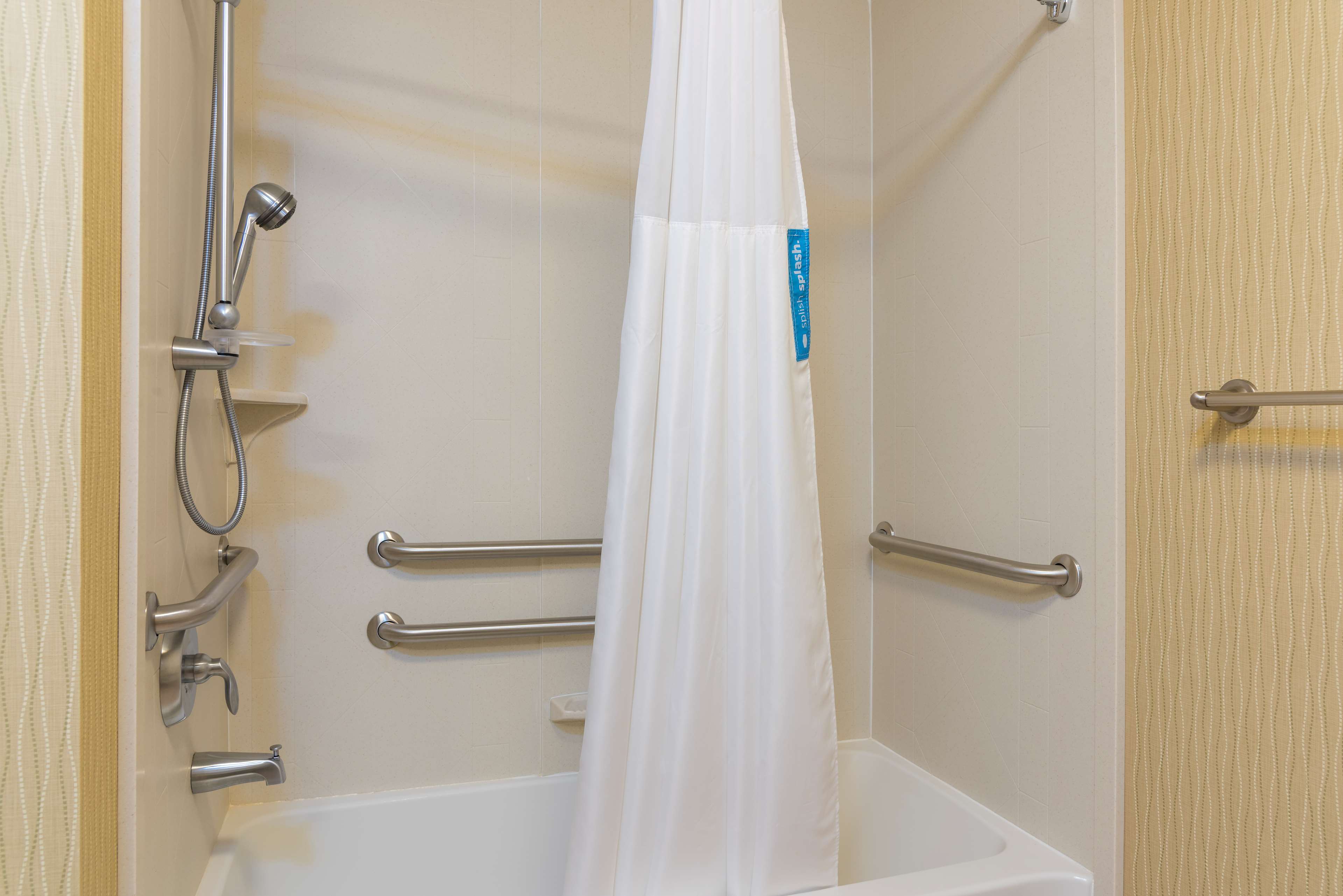 Hampton Inn East Lansing Room Type - 1 QN ACCESS TUB NONSMOK