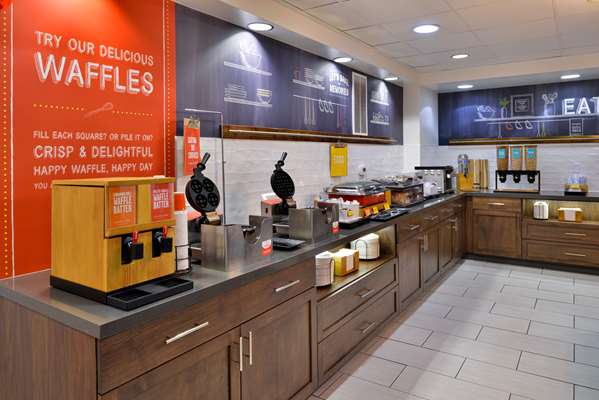 Amenities - Hampton Inn & Suites Las Vegas