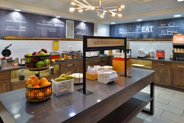 Amenities - Hampton Inn & Suites Las Vegas