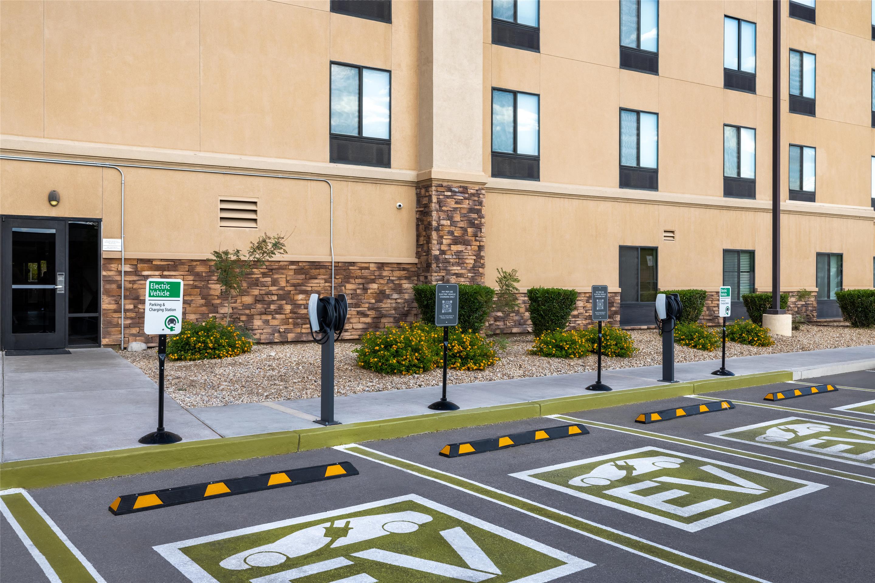 Exterior | Hampton Inn Las Vegas/North Speedway