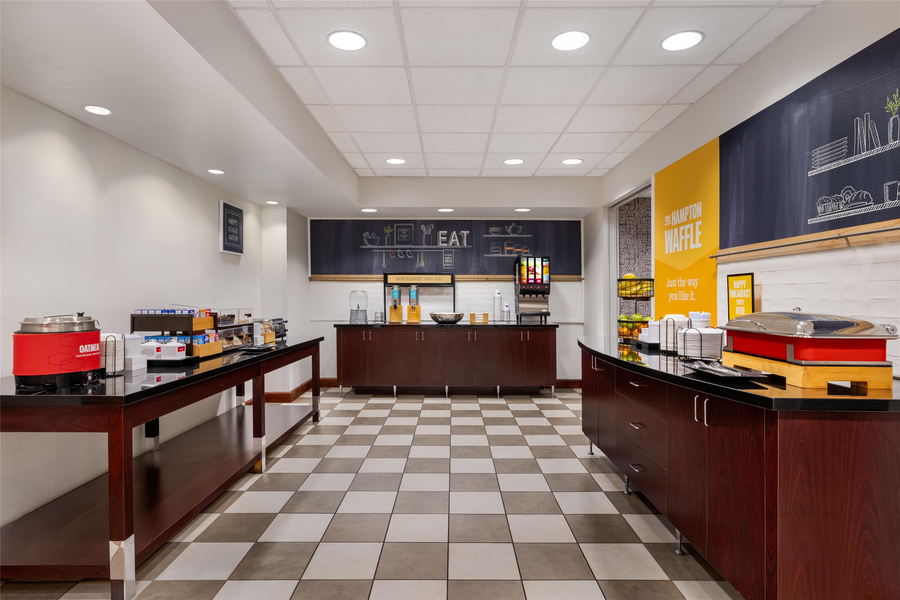 Breakfast Area | Hampton Inn Las Vegas/North Speedway