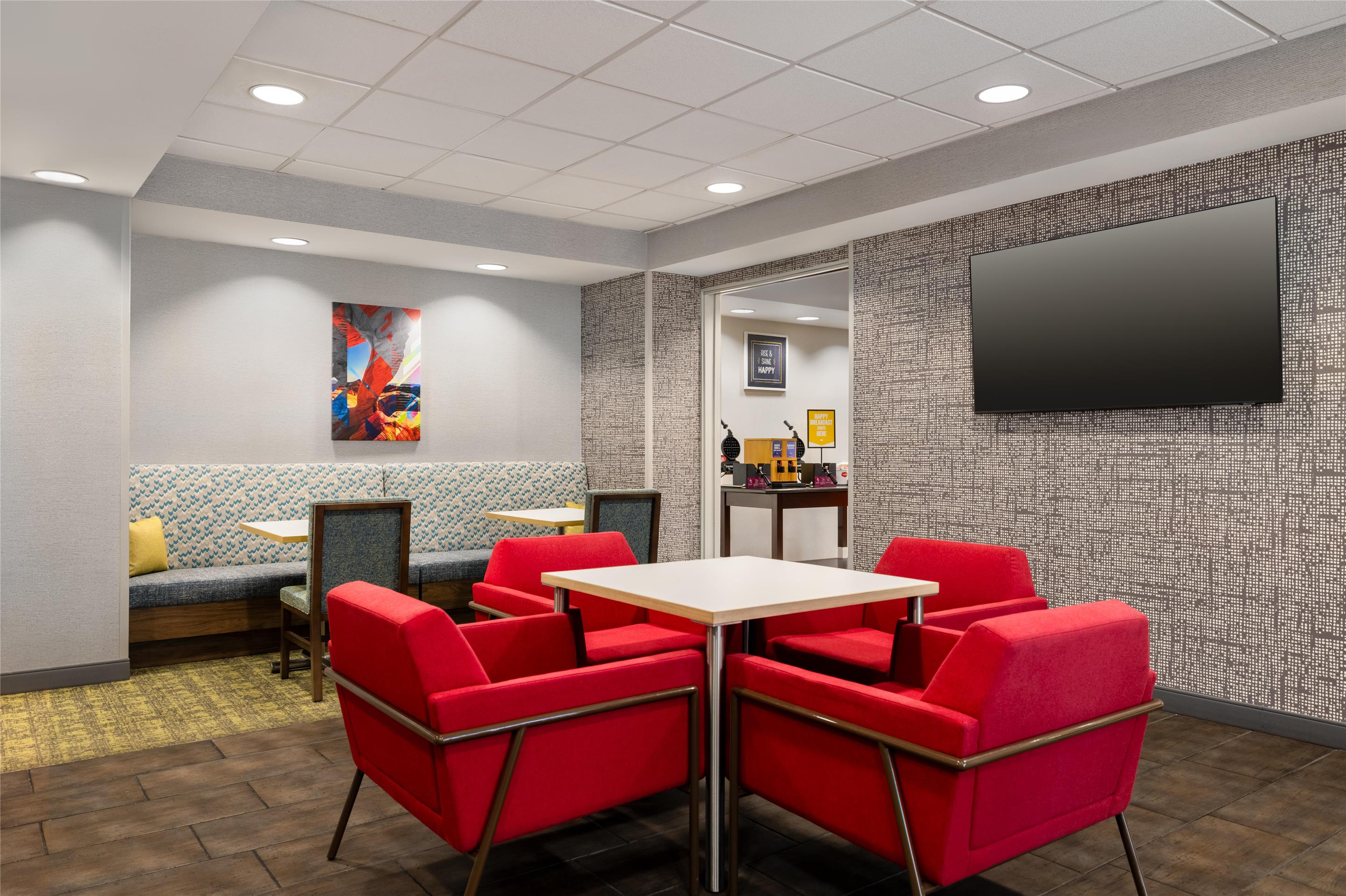 Breakfast Area | Hampton Inn Las Vegas/North Speedway