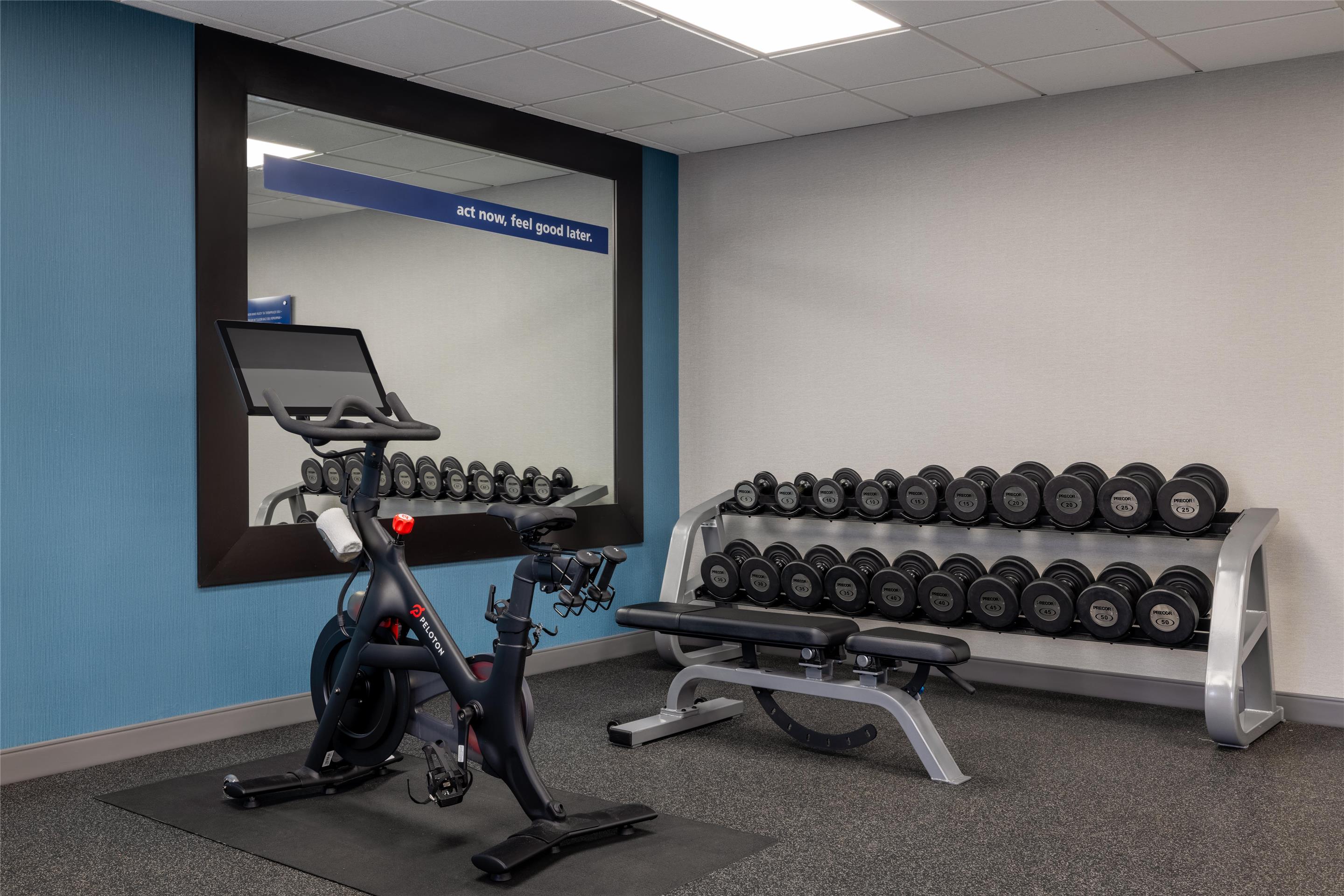 Health club fitness center gym | Hampton Inn Las Vegas/North Speedway