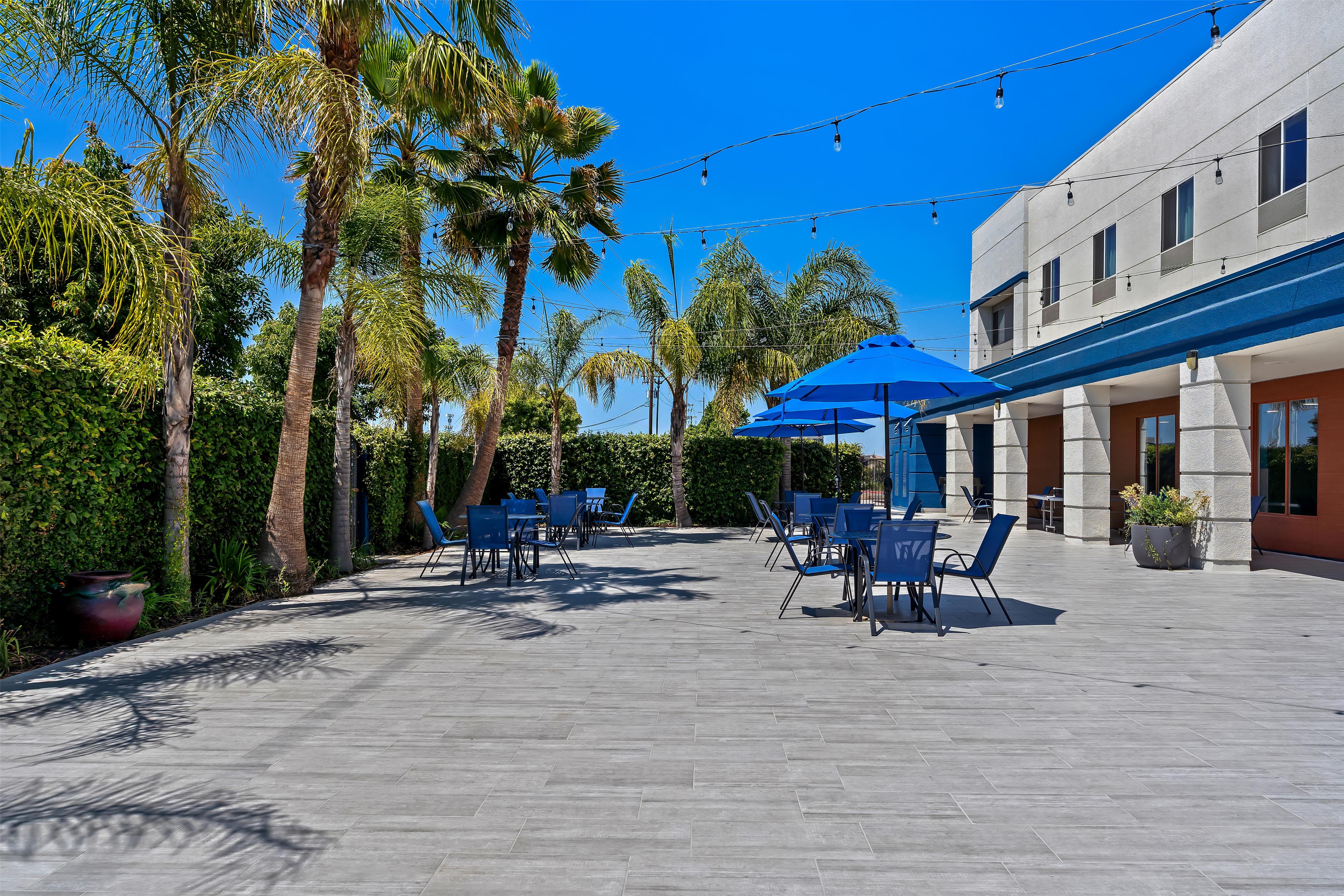 Exterior | Hampton Inn & Suites Lathrop