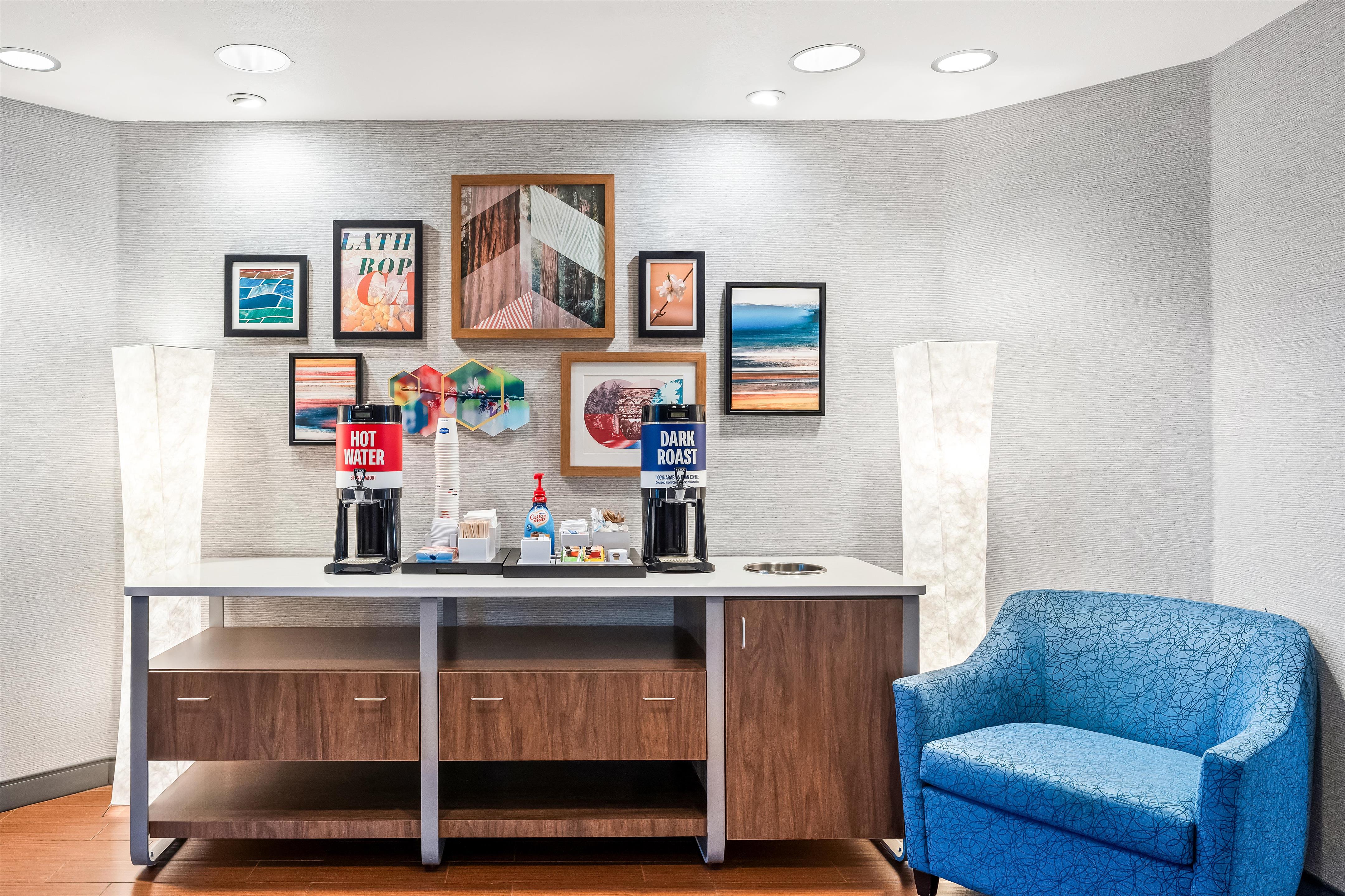 Restaurant | Hampton Inn & Suites Lathrop
