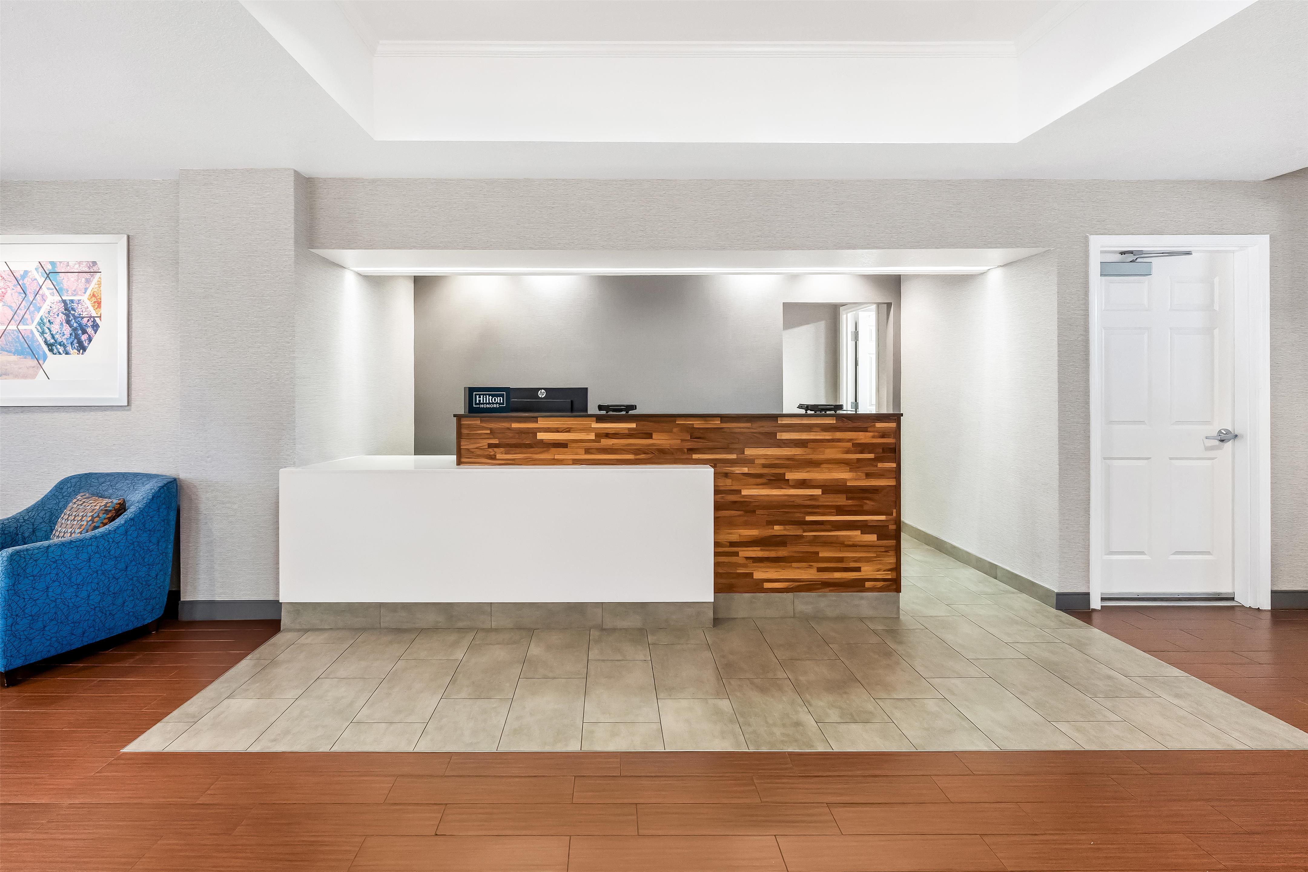 Reception | Hampton Inn & Suites Lathrop