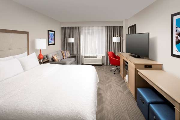  - Hampton Inn & Suites Garden Grove