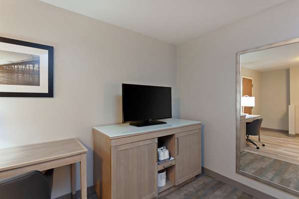  - Hampton Inn & Suites Hermosa Beach