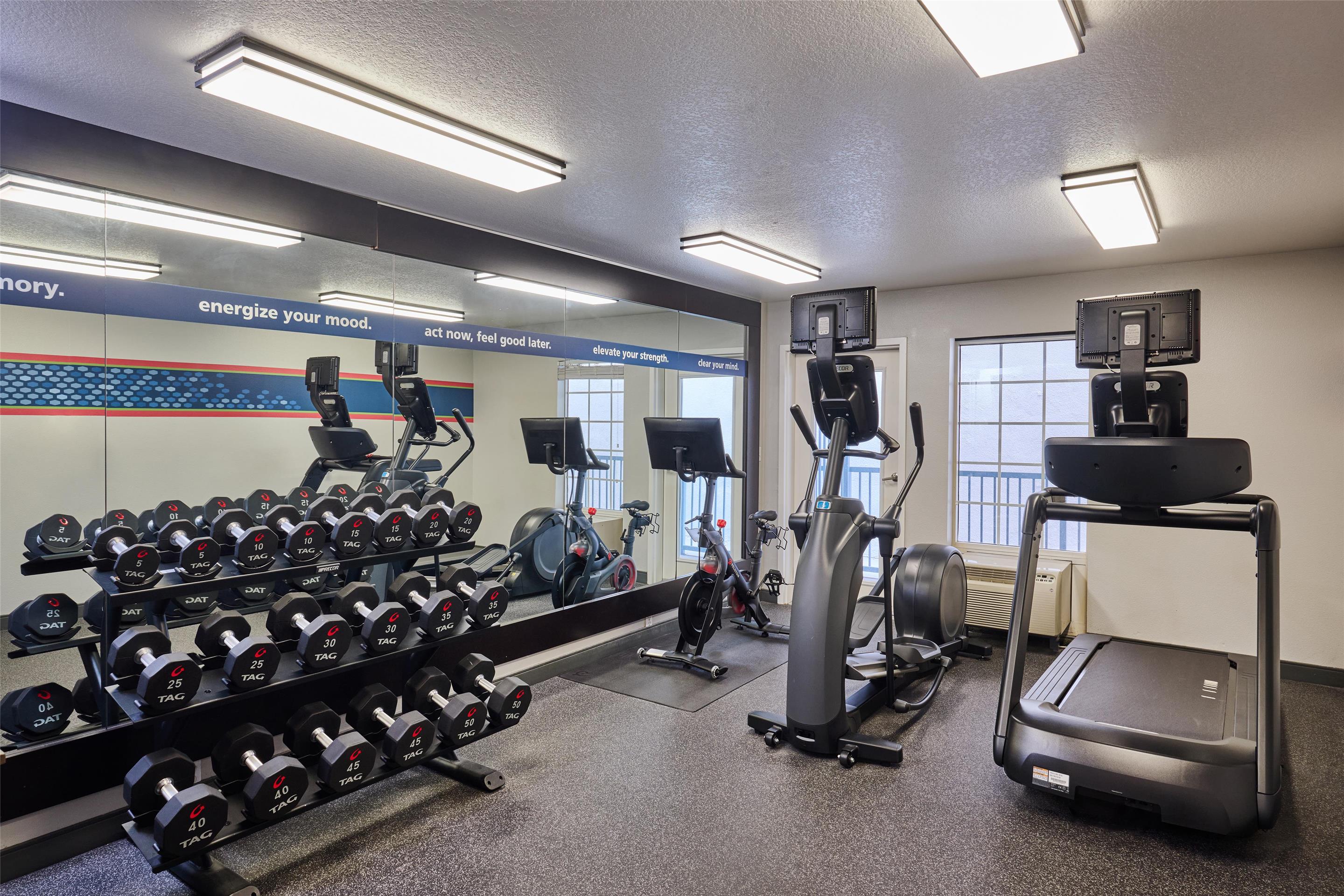 Health club fitness center gym | Hampton Inn & Suites Hermosa Beach