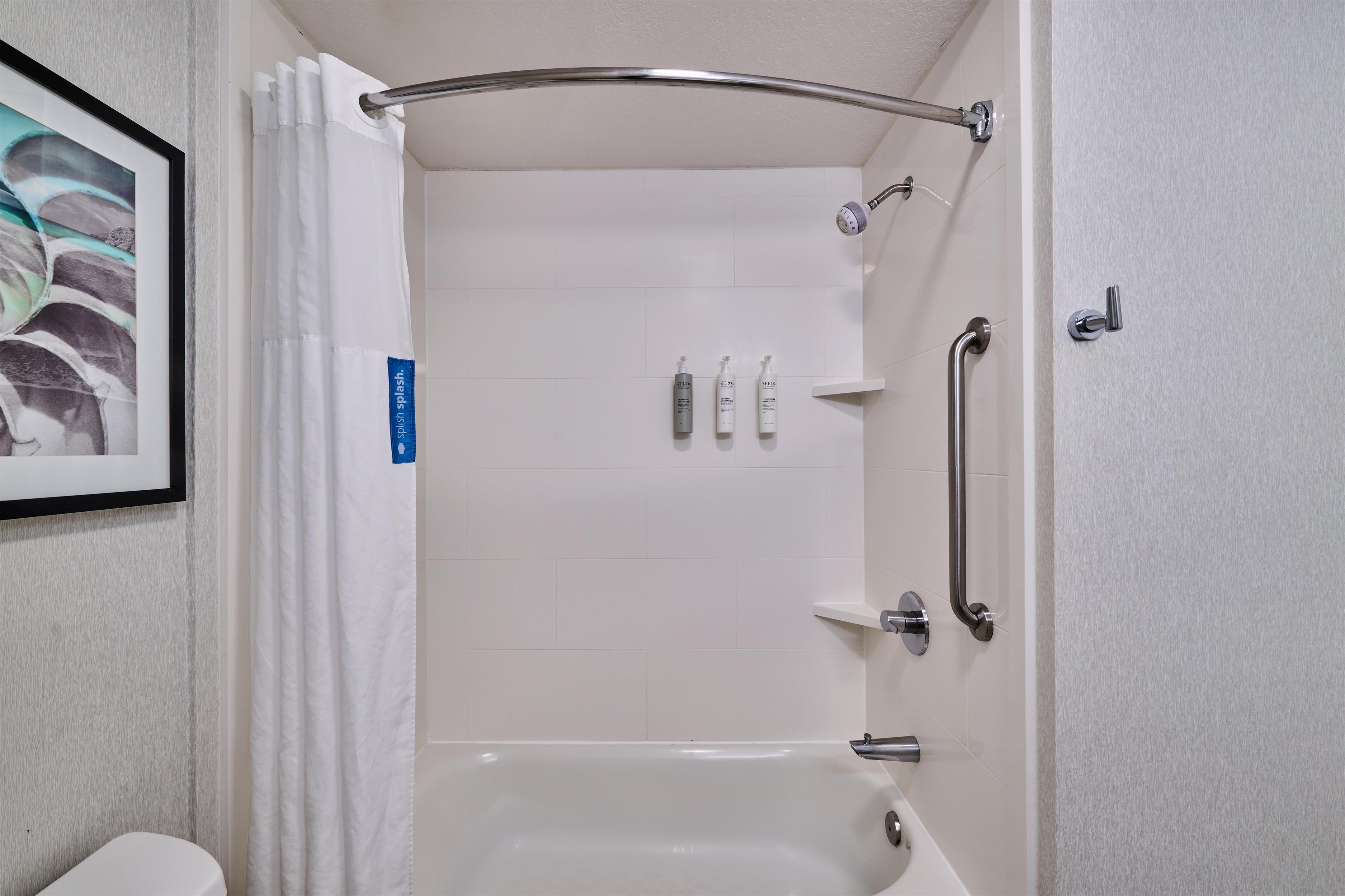 Guest room bath