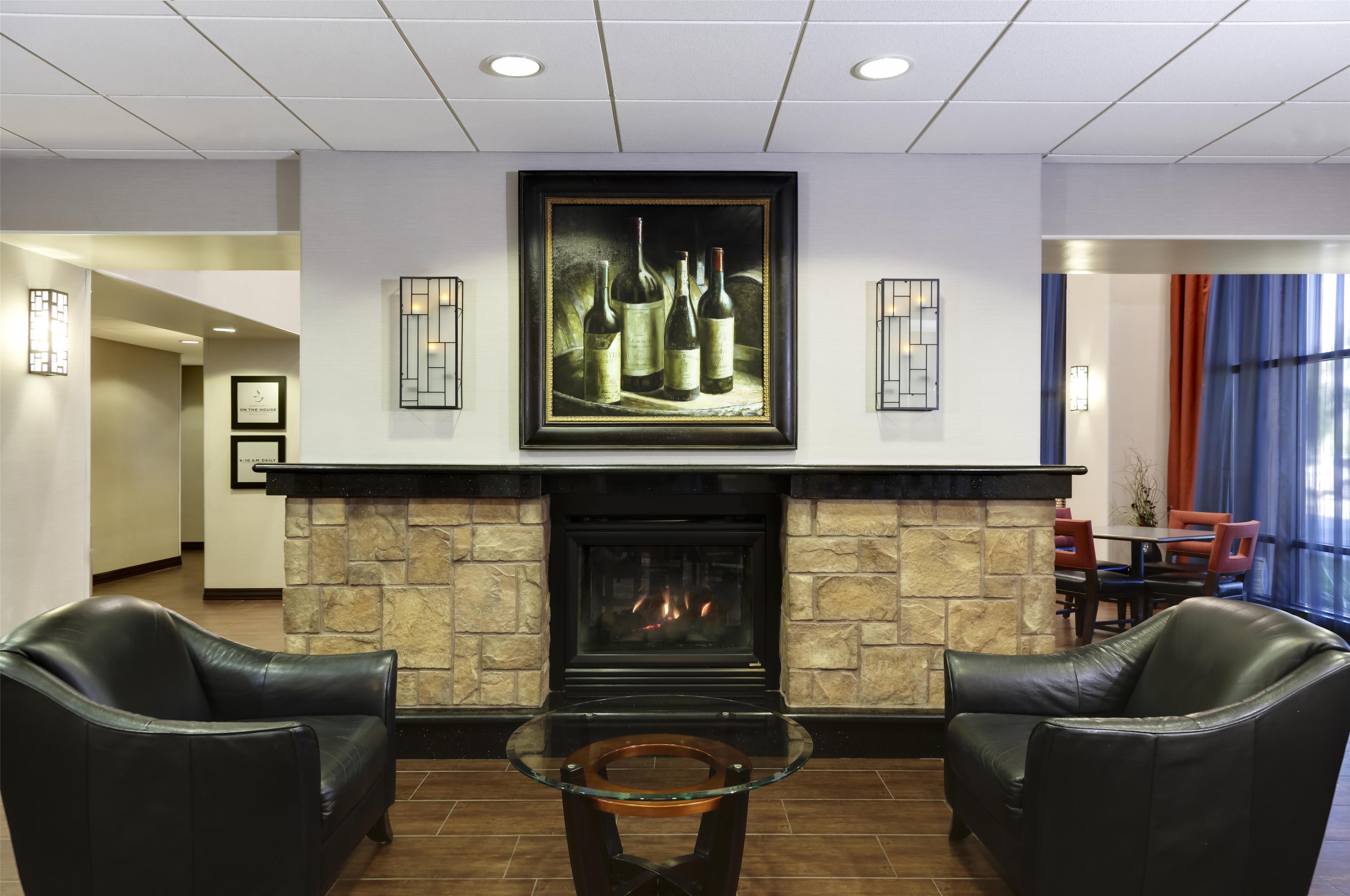 Lobby | Hampton Inn & Suites Temecula